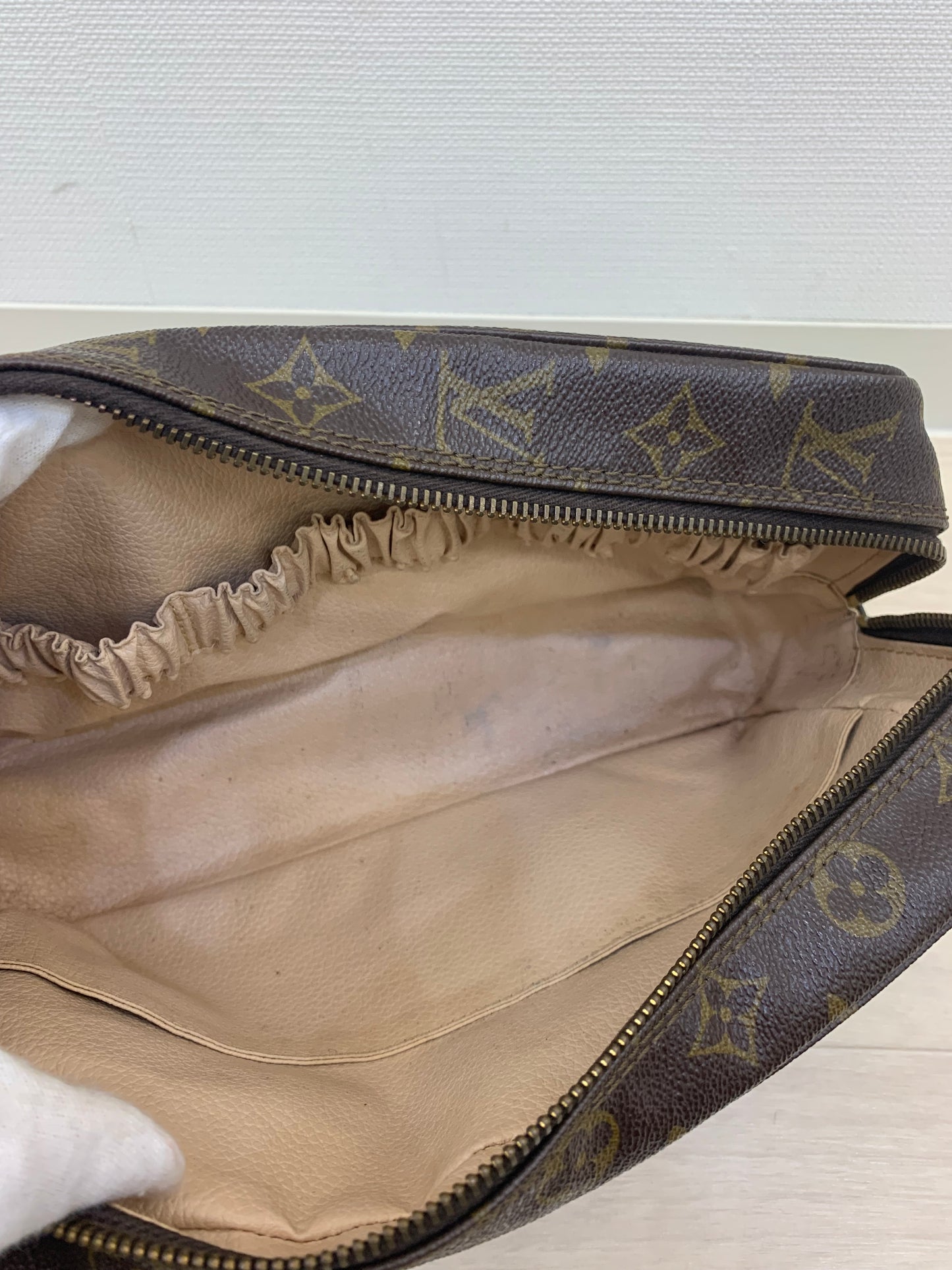 Louis Vuitton Monogram Trousse Toilette 28