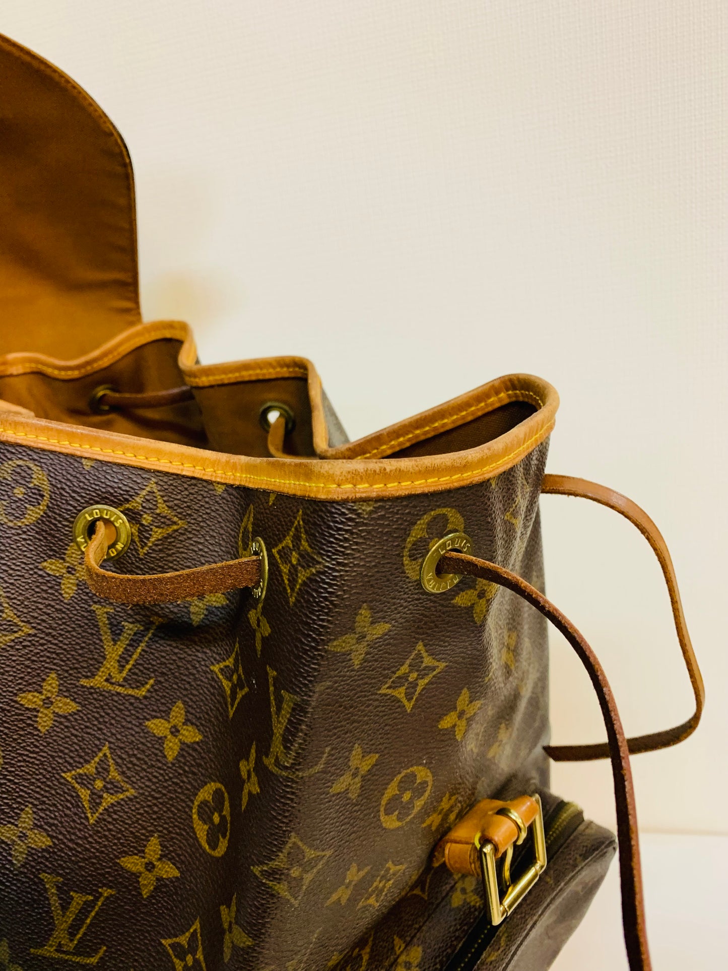 LOUIS VUITTON MONTSOURIES GM