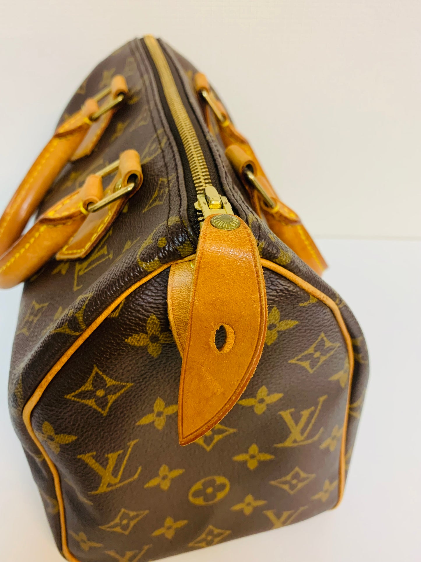 LOUIS VUITTON Speedy 25