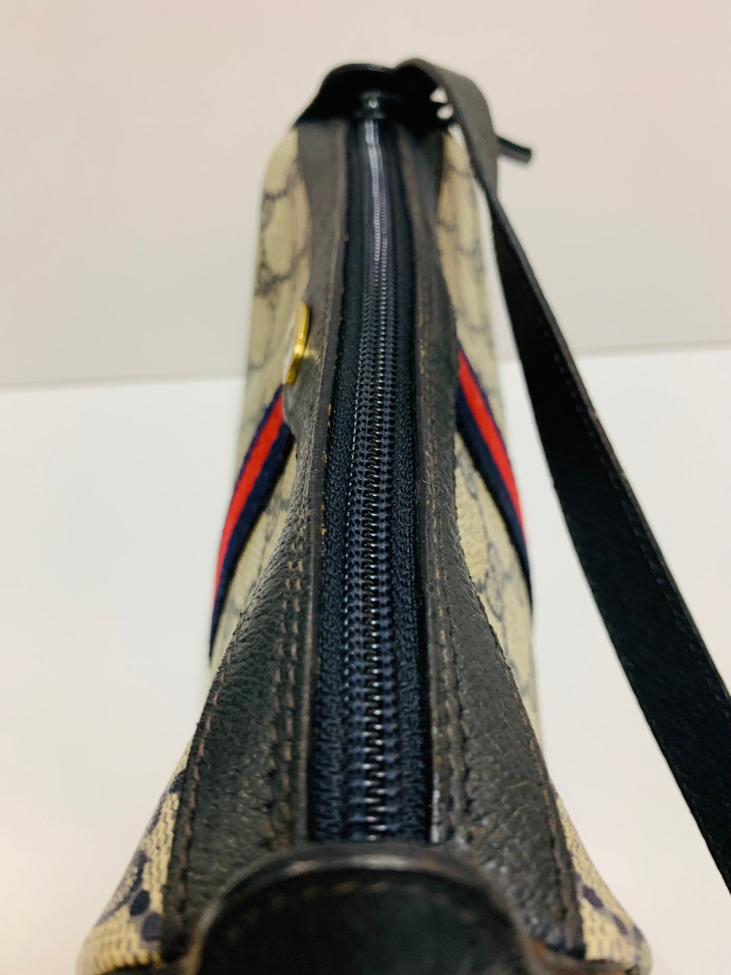GUCCI GG Supreme Sherry Line Shoulder Bag