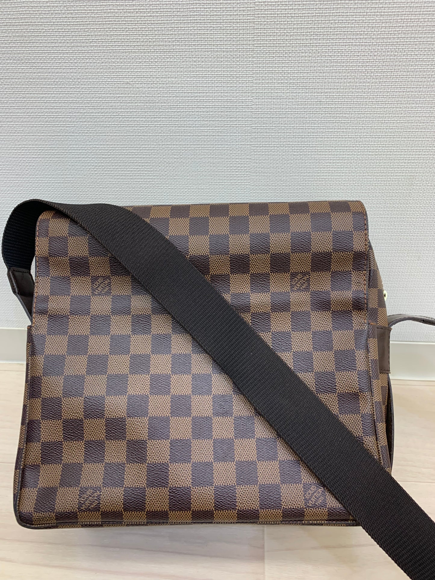 Louis Vuitton Damier Ébène Naviglio messenger bag