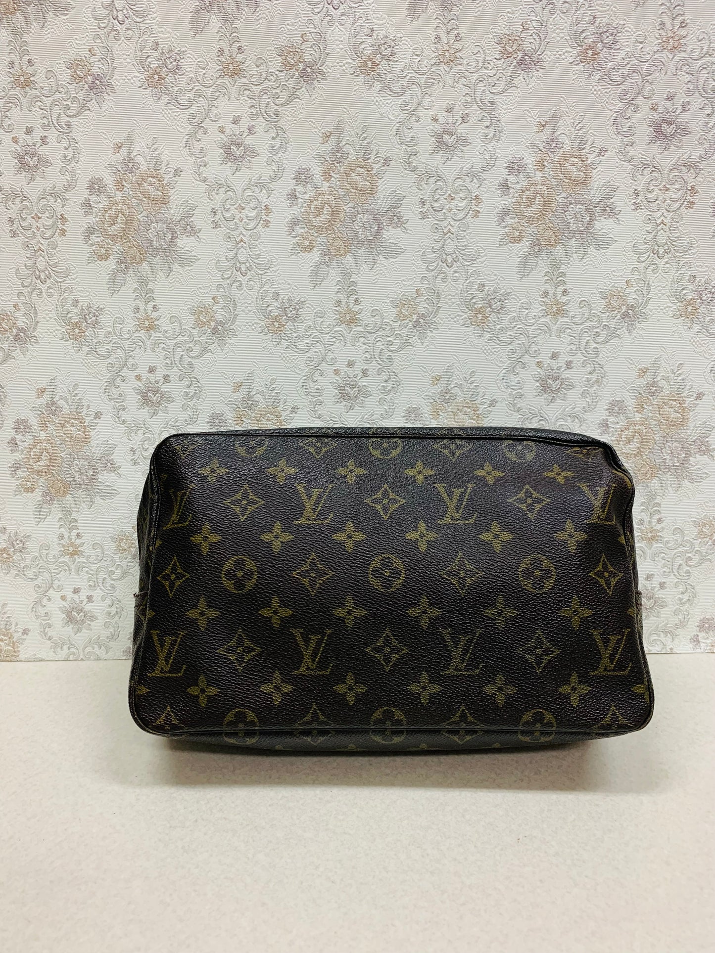 Louis Vuitton Monogram Trousse Toilette 28