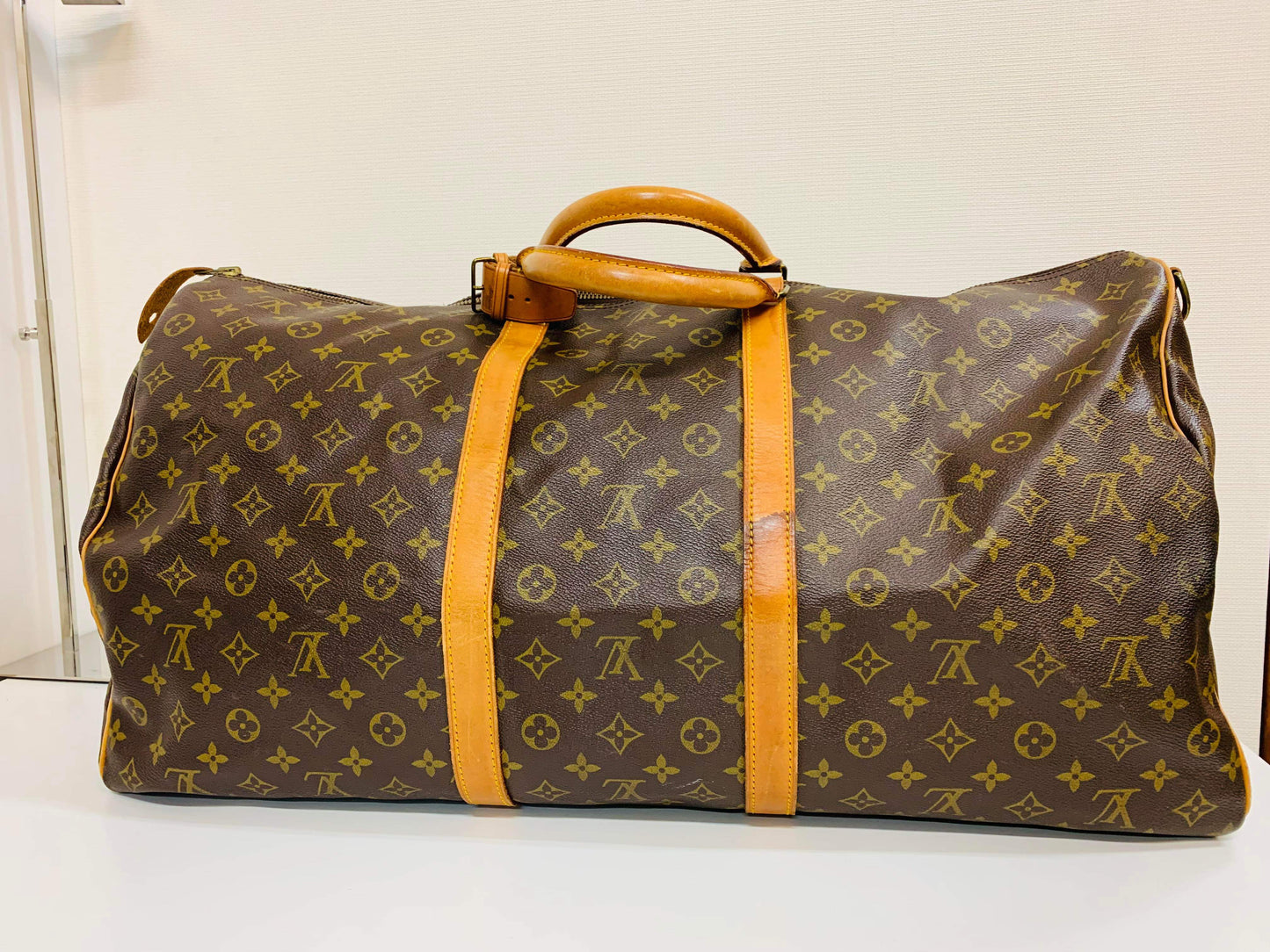 USED LOUIS VUITTON KEEPAL BANDOULIERE 60