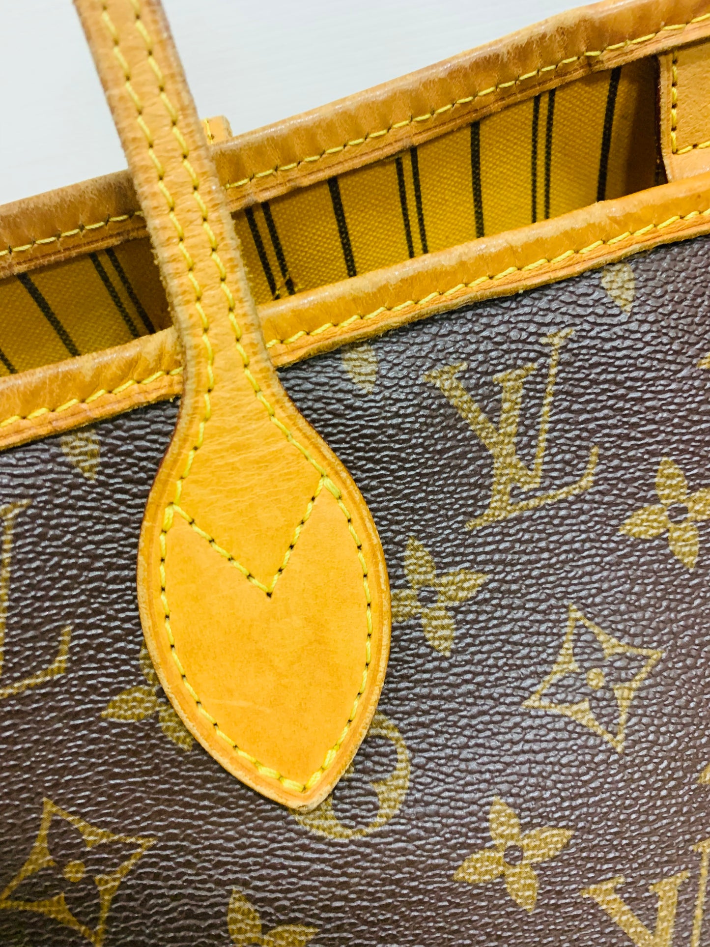 Used Louis Vuitton Limited Edition Neverful MM Mimosa with pouch