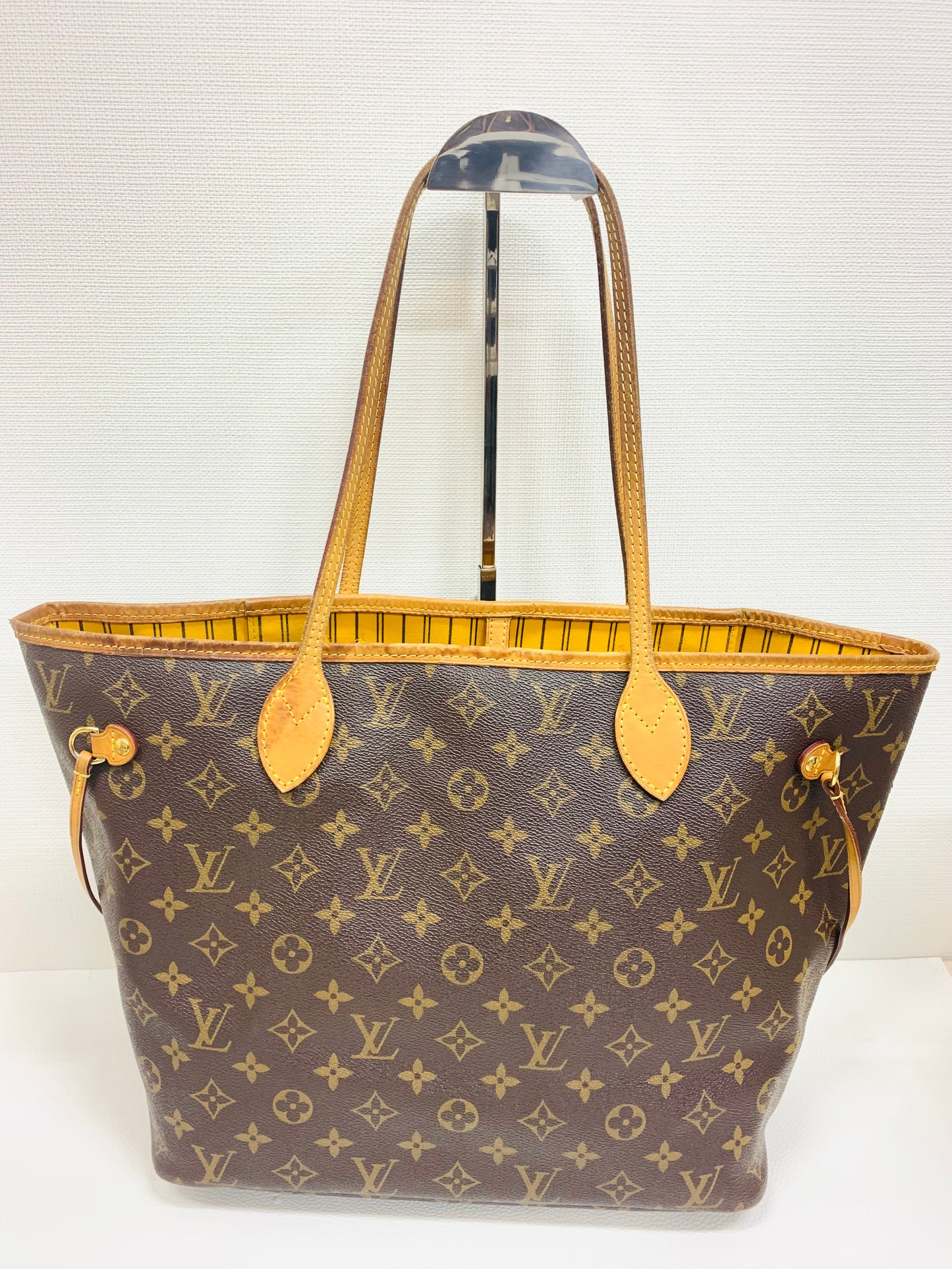 Used Louis Vuitton Limited Edition Neverful MM Mimosa with pouch