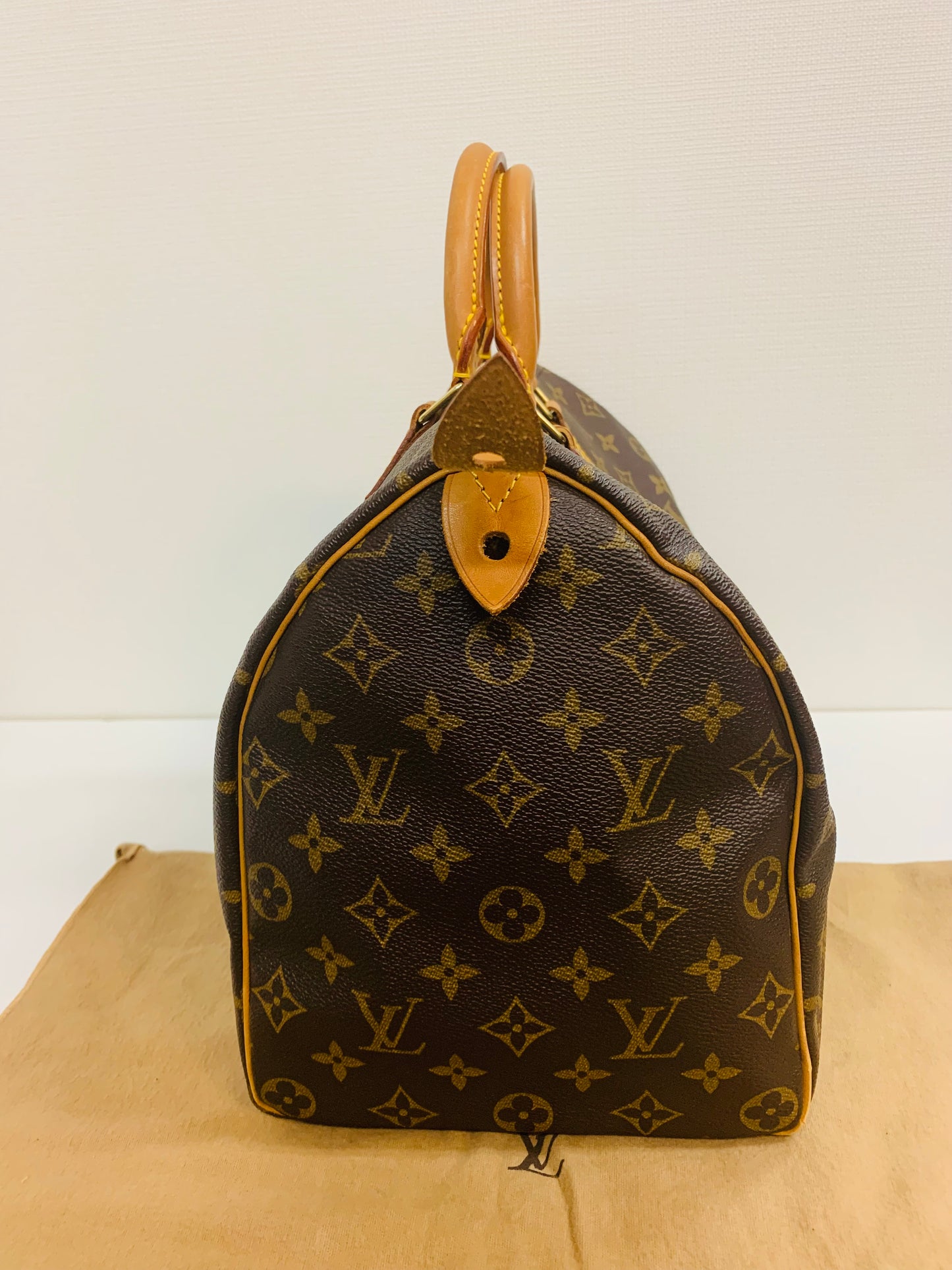 USED LOUIS VUITTON SPEEDY 35