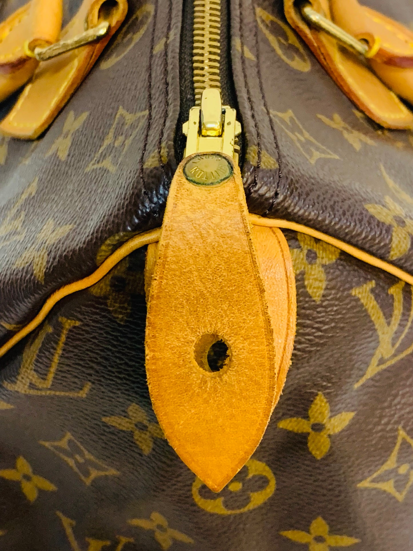 LOUIS VUITTON SPEEDY30