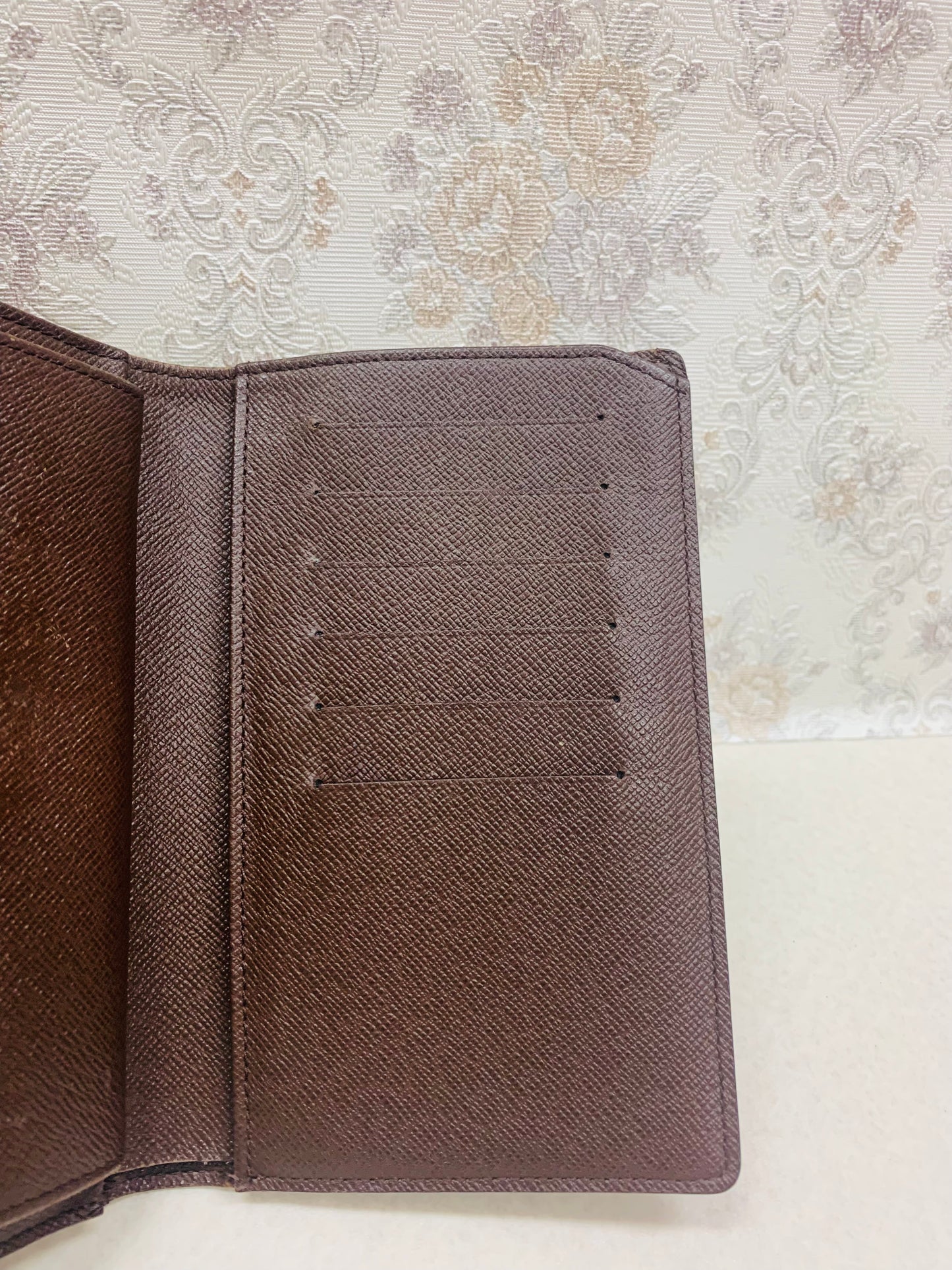 Louis Vuitton Damier Ebene Porte-Monnaie Billets Tresor Wallet