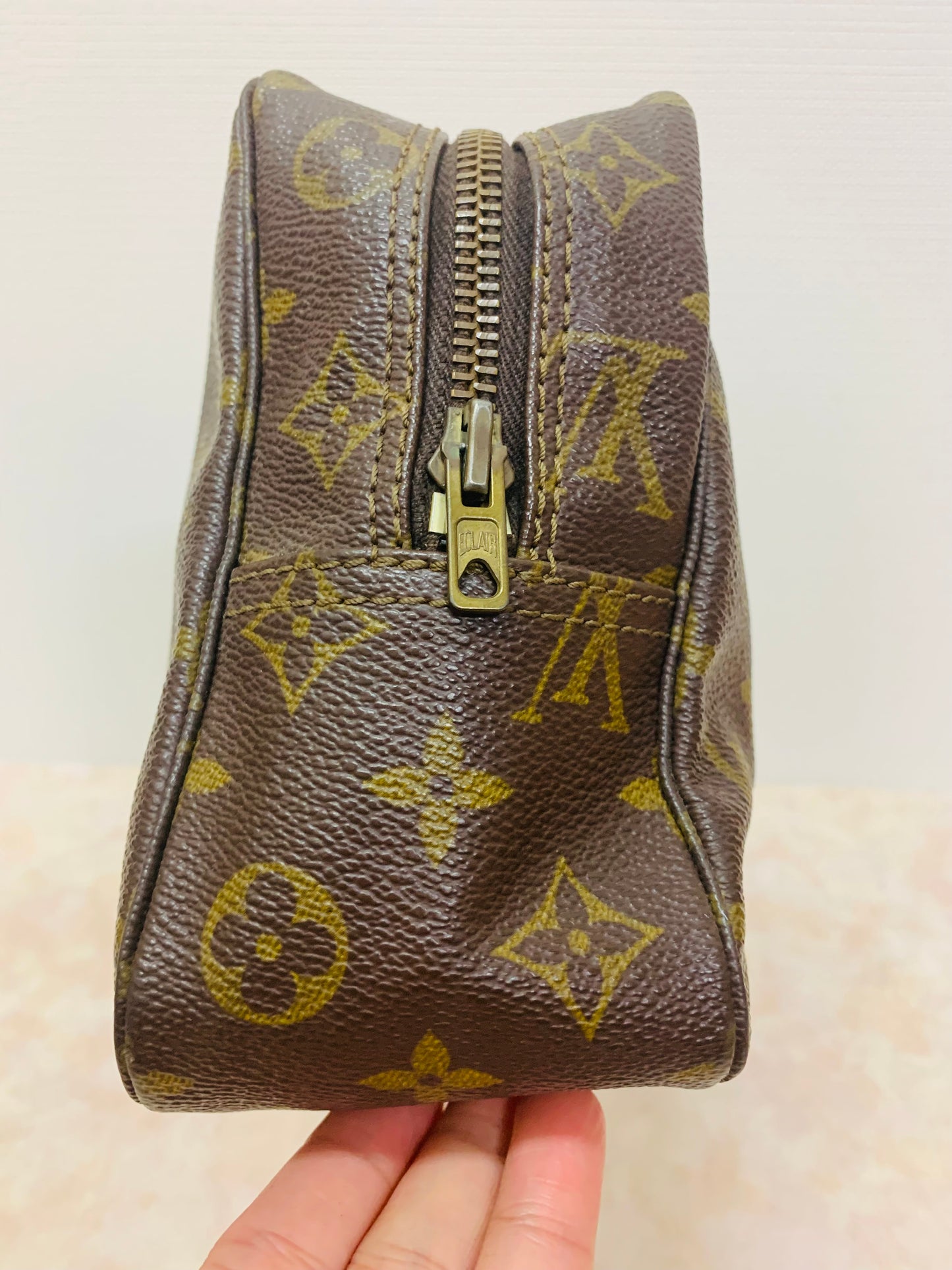 LOUIS VUITTON TROUSSE 28