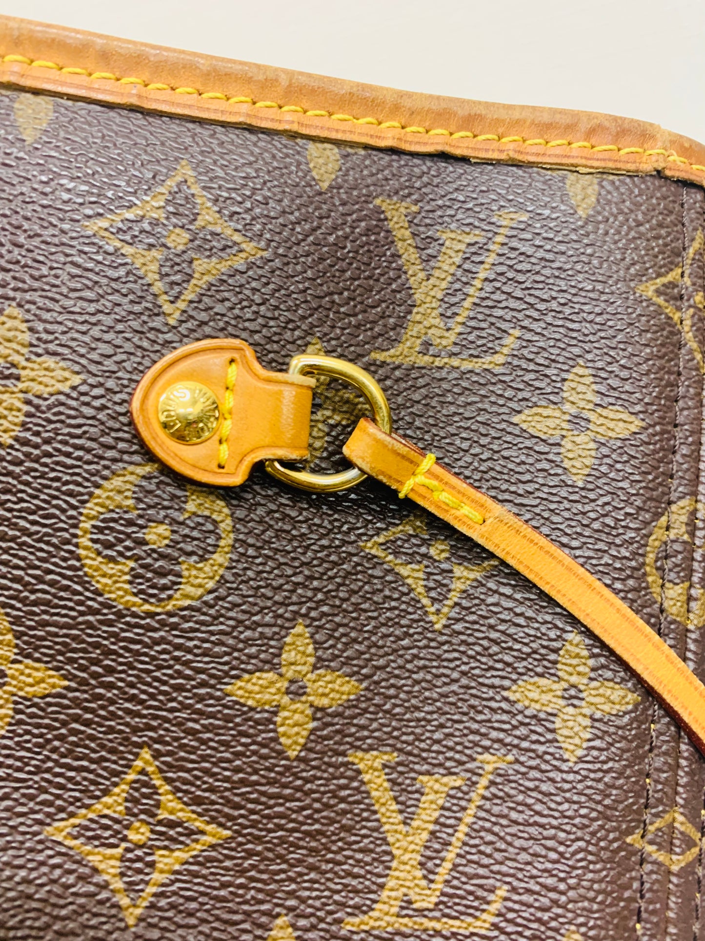 Used Louis Vuitton Limited Edition Neverful MM Mimosa with pouch