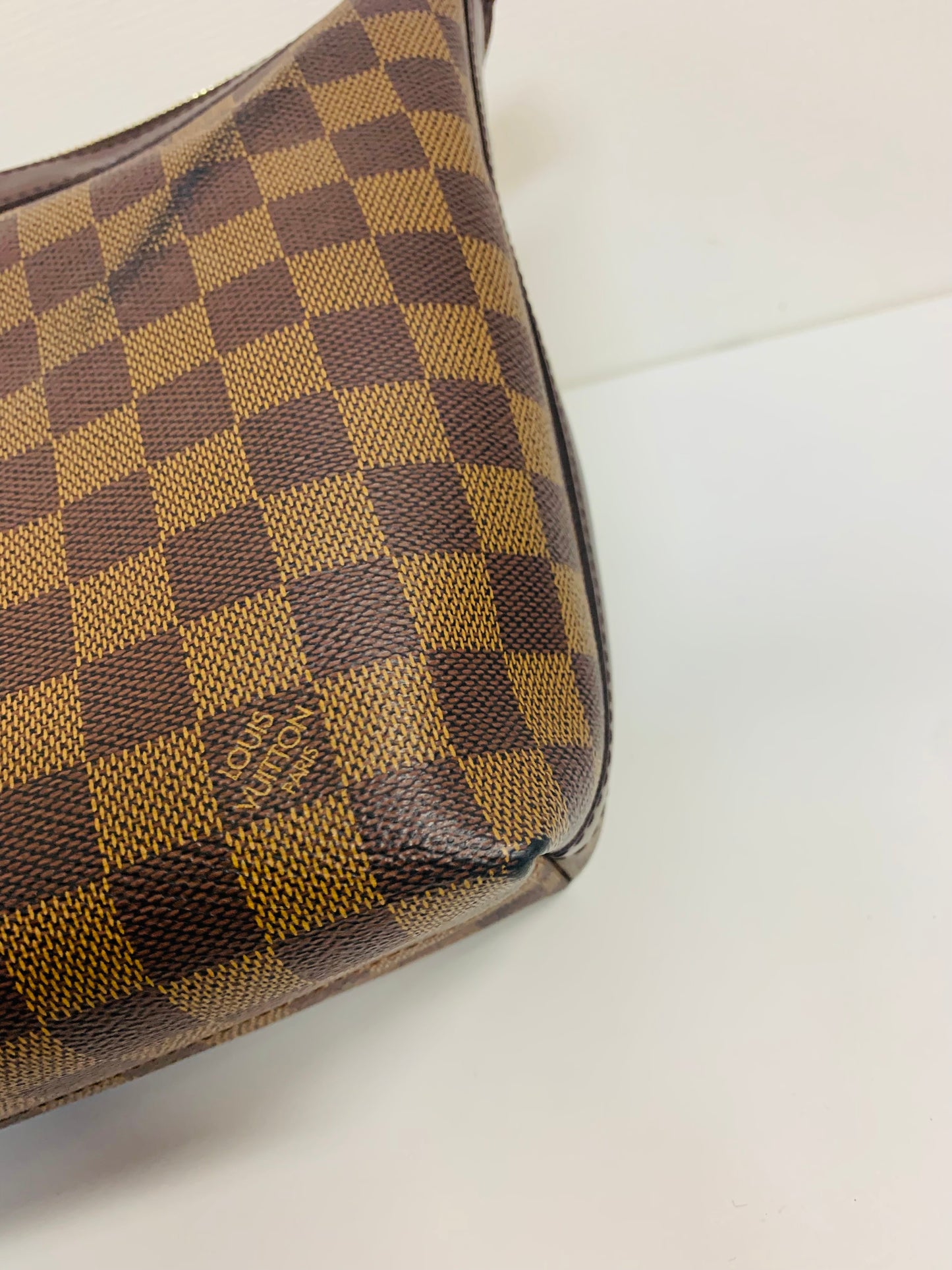 Louis Vuitton Damier Ebene Illovo MM