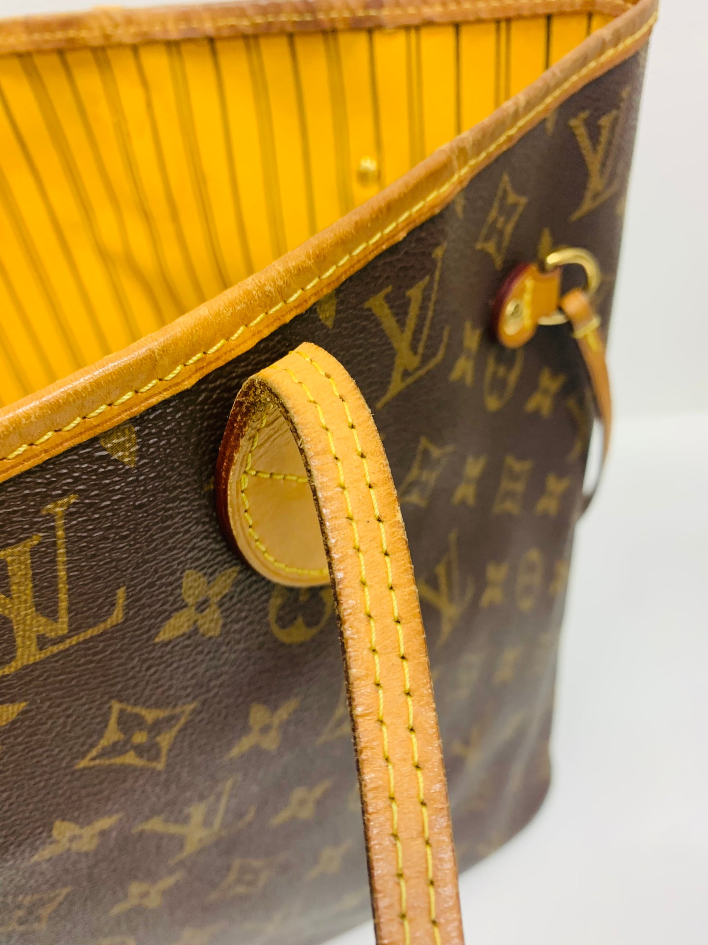 Used Louis Vuitton Limited Edition Neverful MM Mimosa with pouch