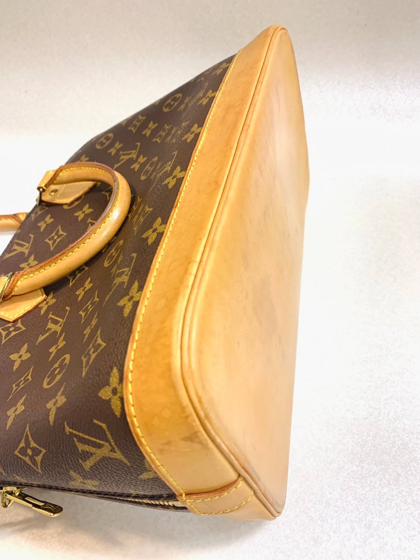 LOUIS VUITTON Monogram Alma PM