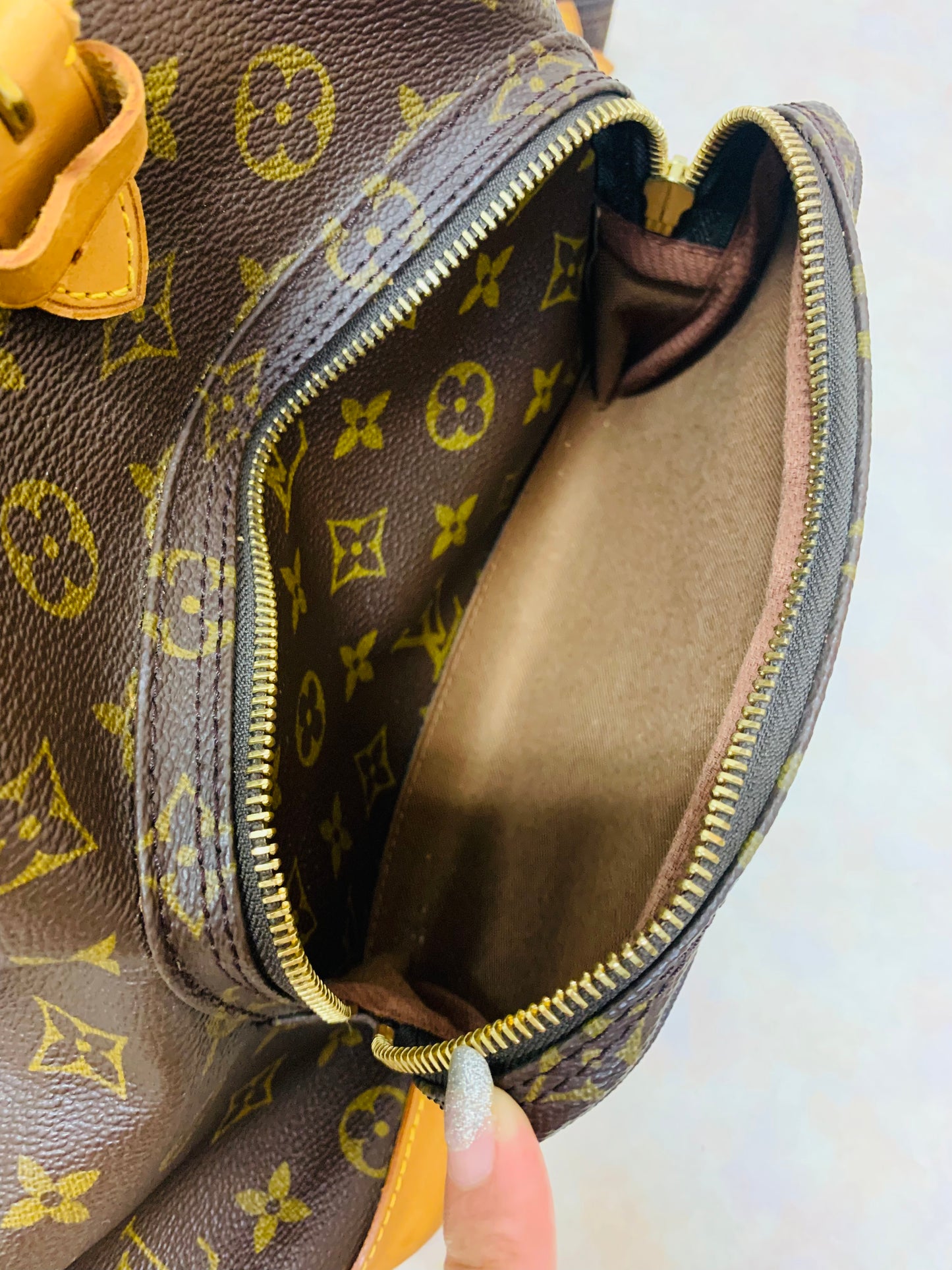 LOUIS VUITTON Montsouris GM