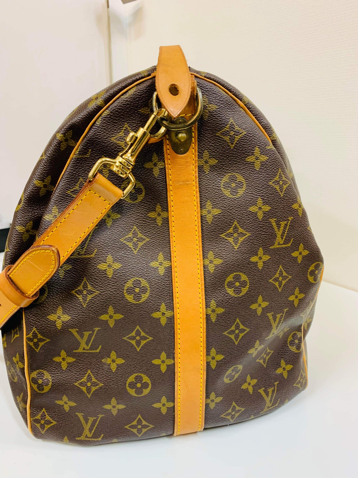 USED LOUIS VUITTON KEEPAL BANDOULIERE 60