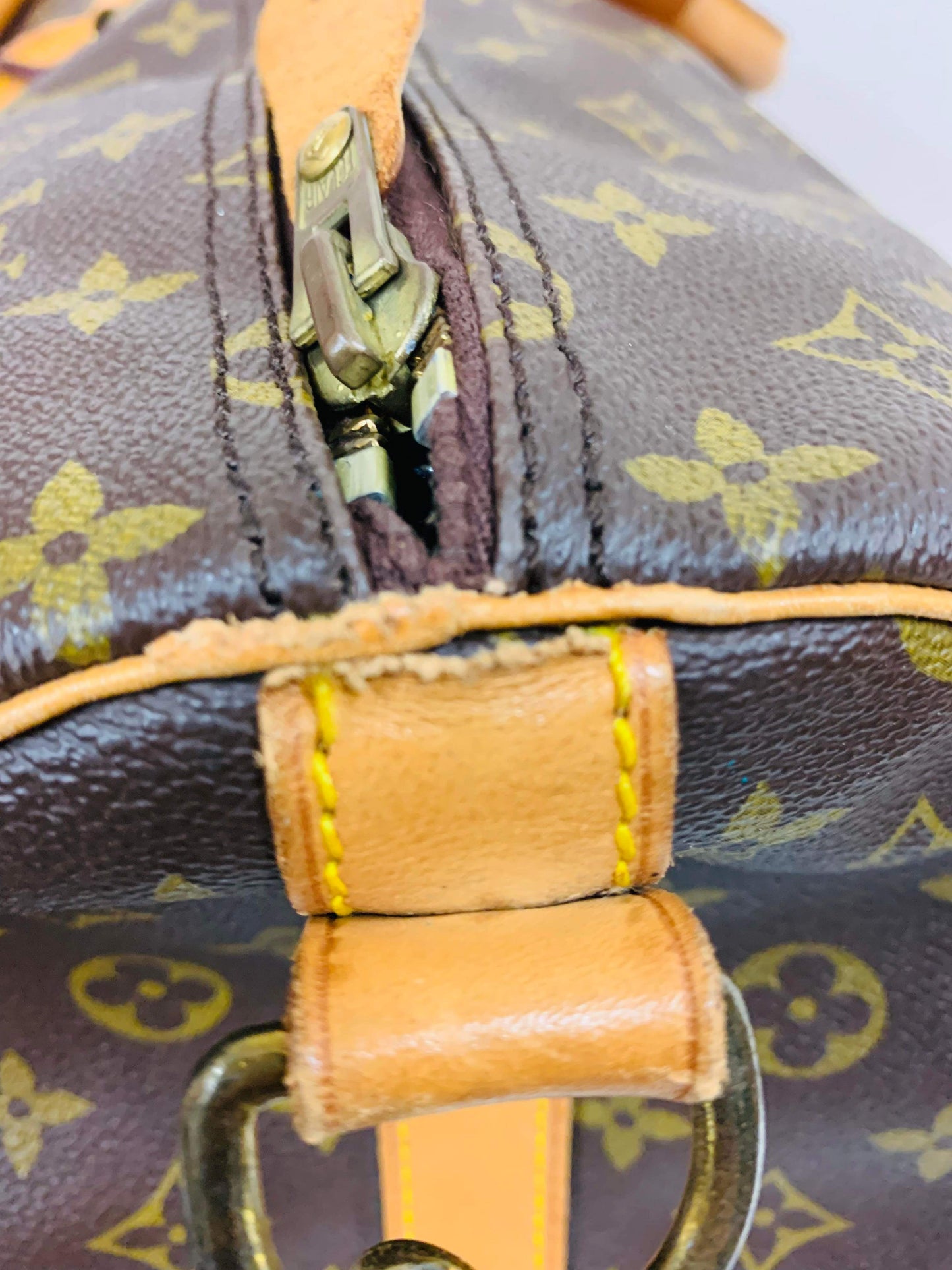 USED LOUIS VUITTON KEEPAL BANDOULIERE 60