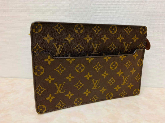 LOUIS VUITTON  Pochette Homme clutch