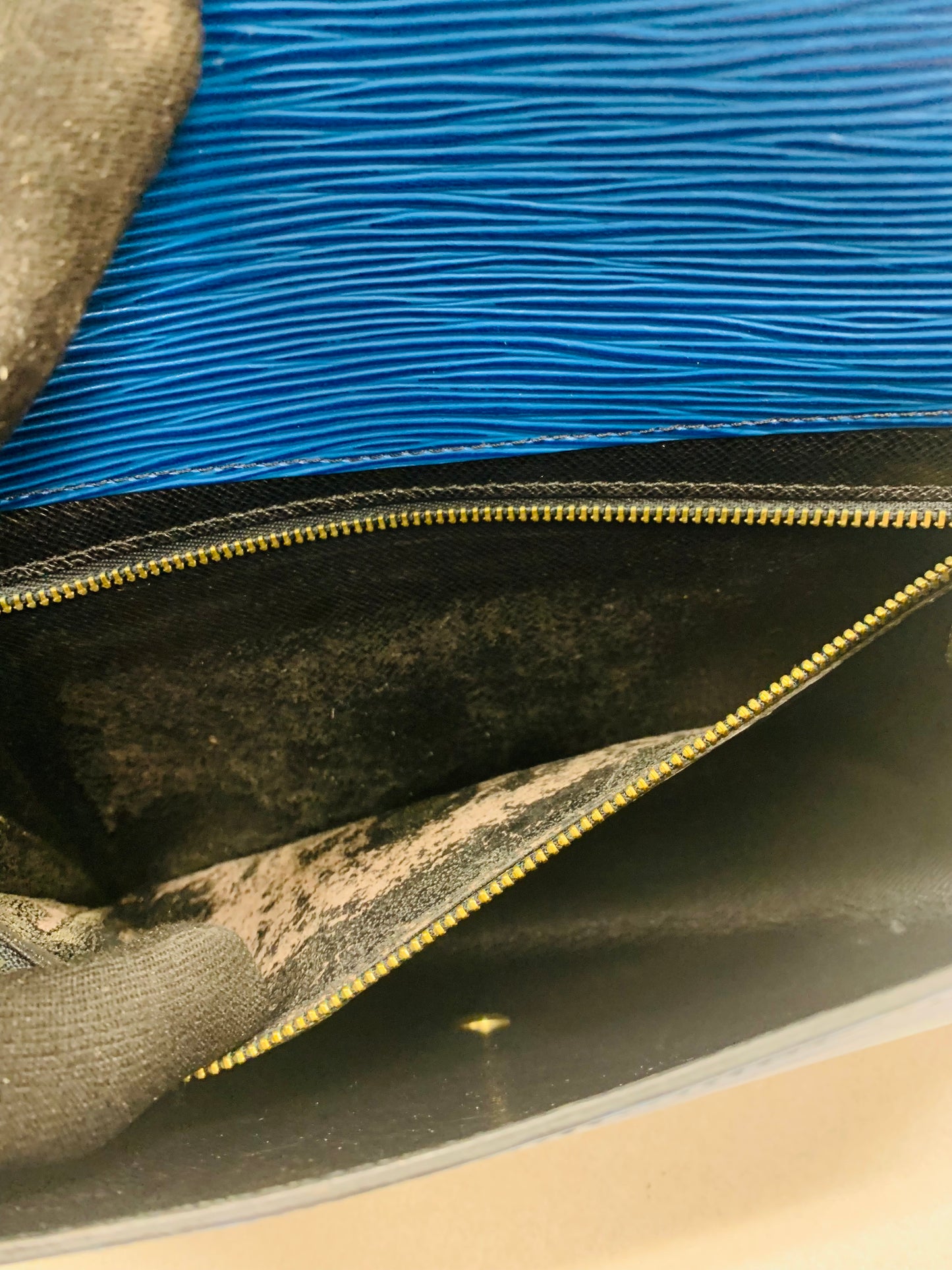 Louis Vuitton Epi  Art Deco clutch Blue
