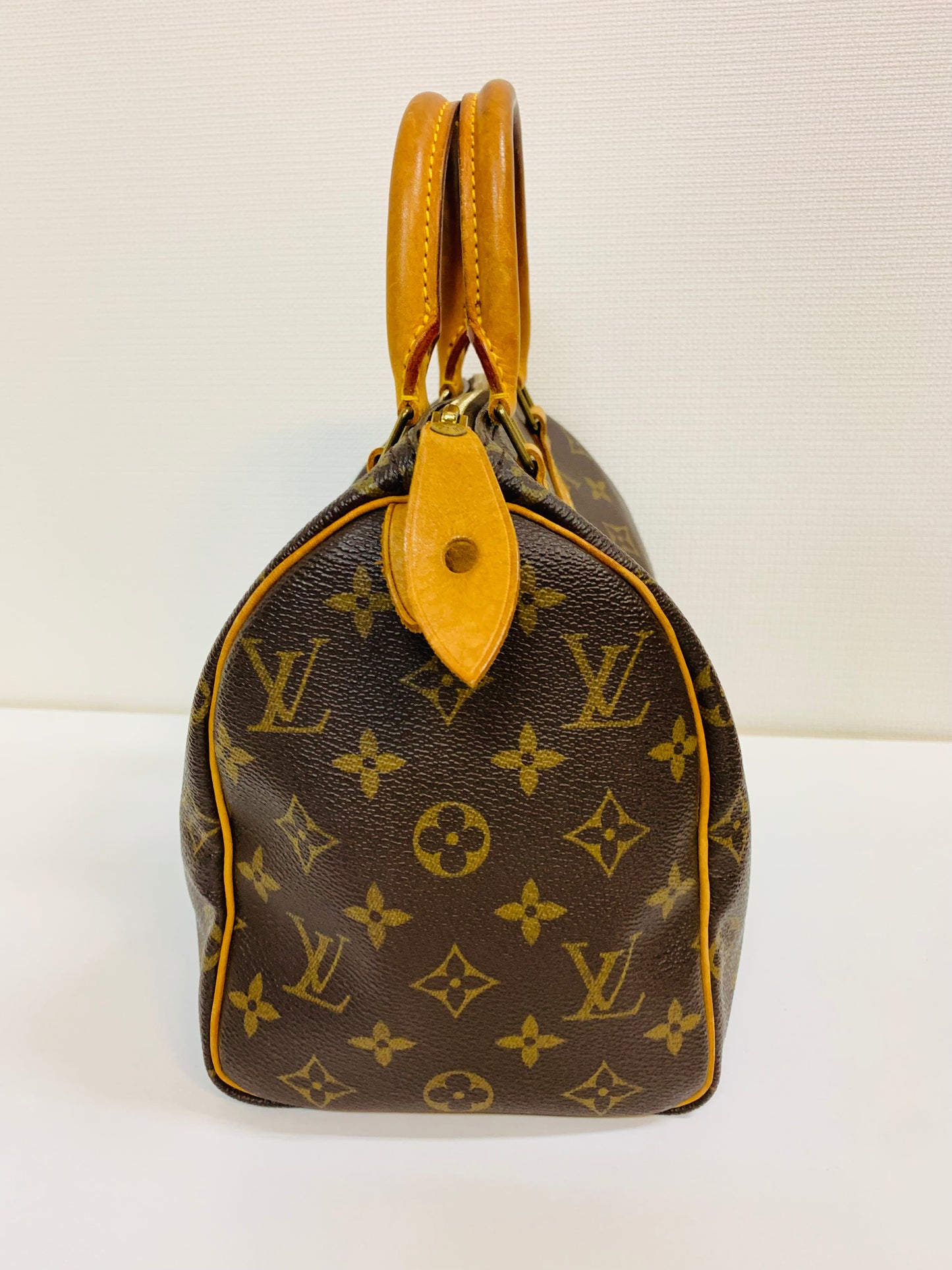 USED LOUIS VUITTON SPEEDY 25