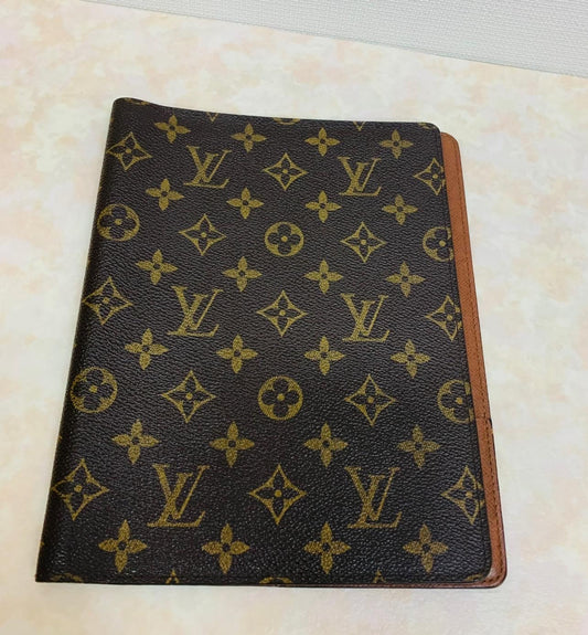 LOUIS VUITTON DESK AGENDA