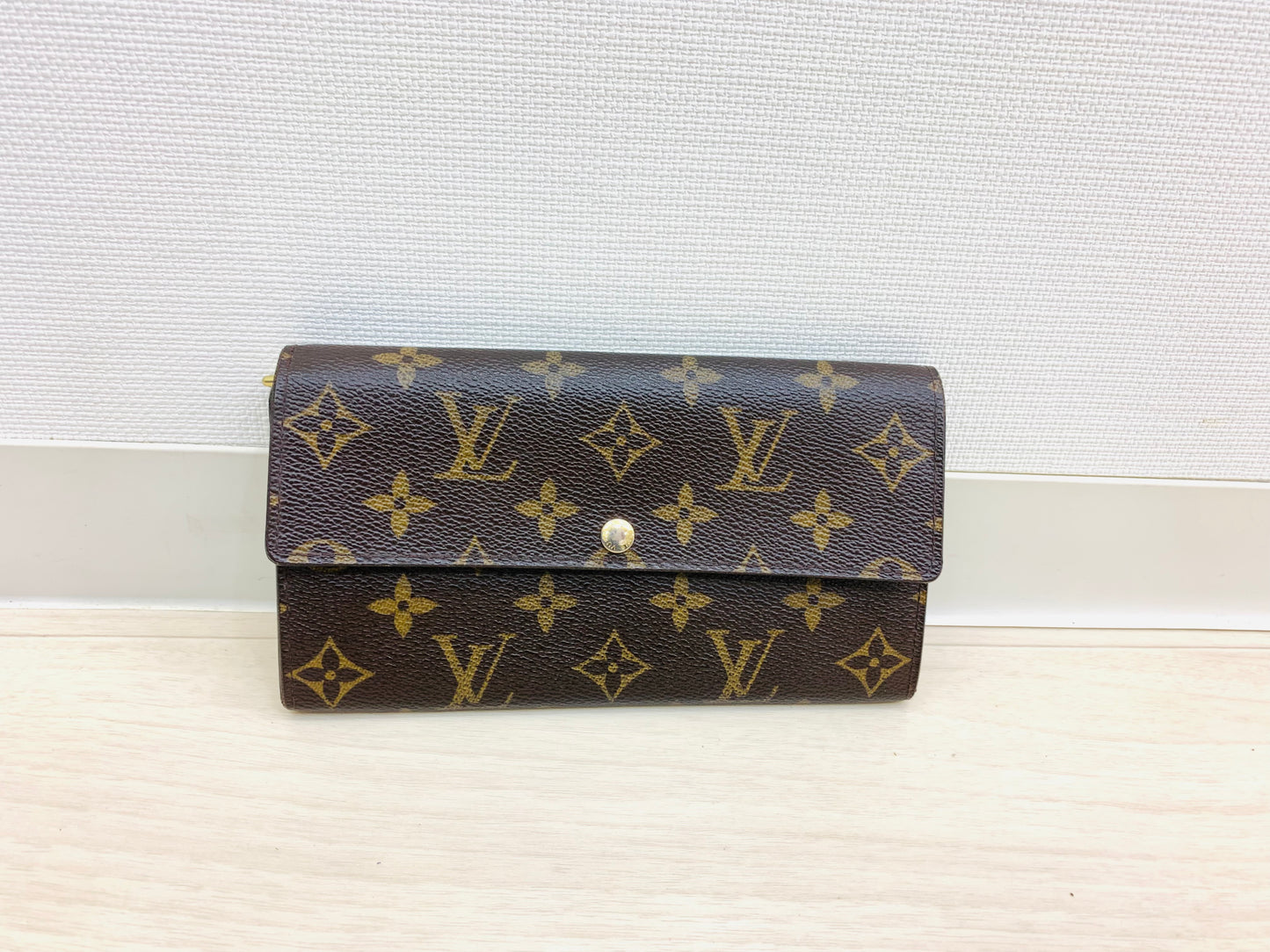 Louis Vuitton Monogram Sarah Wallet 10 Card Slots
