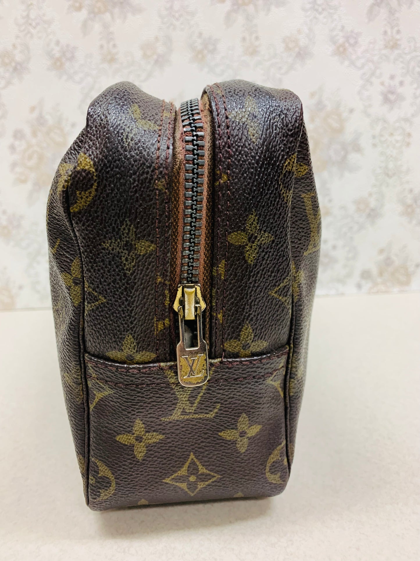 Louis Vuitton Monogram Trousse Toilette 28