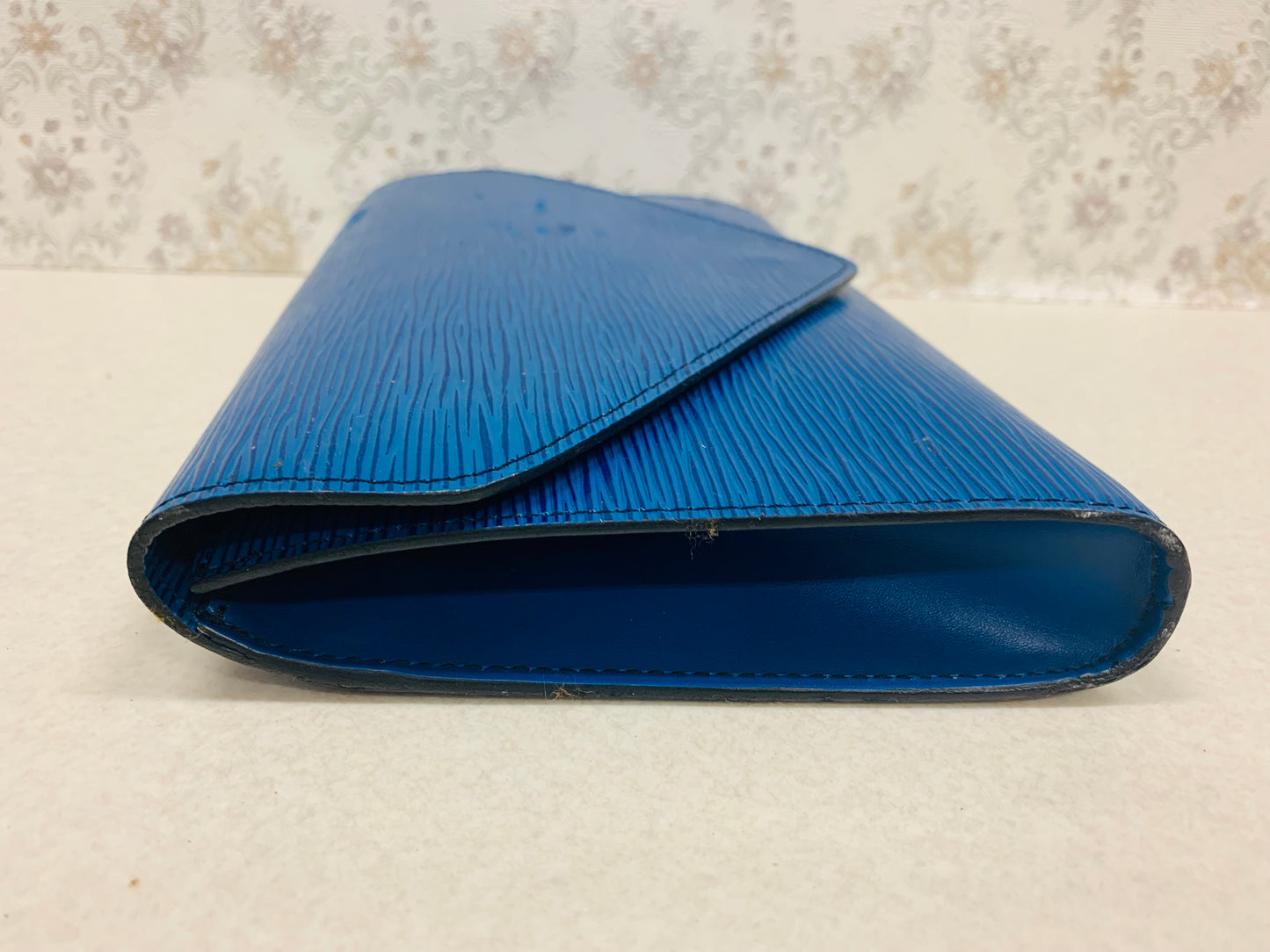 Louis Vuitton Epi  Art Deco clutch Blue