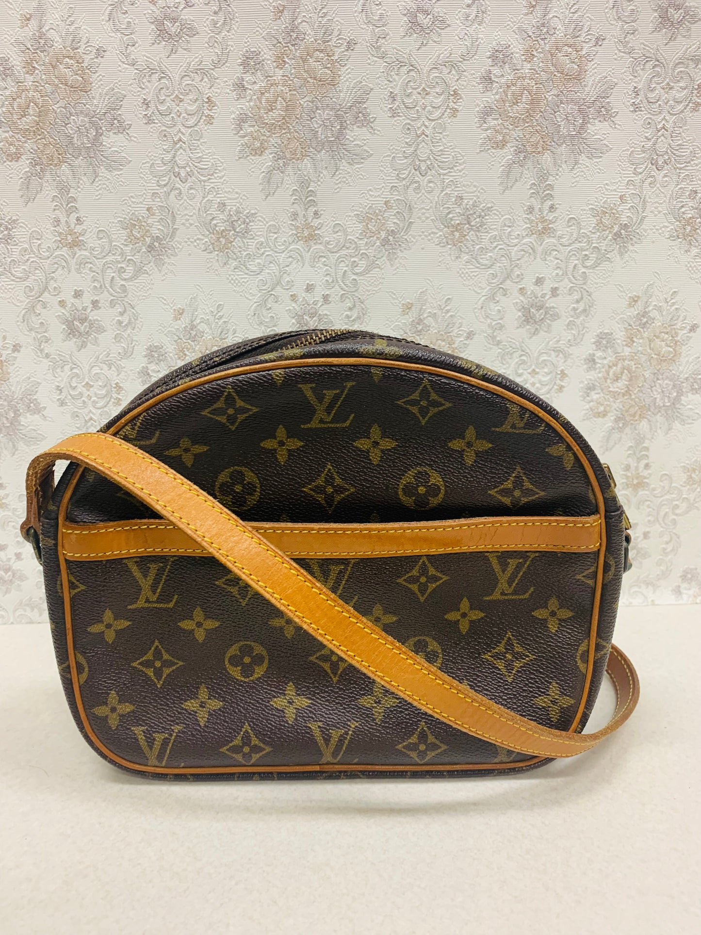 Louis Vuitton Monogram Senlis