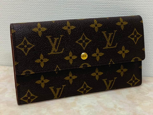 LOUIS VUITTON International Wallet Monogram