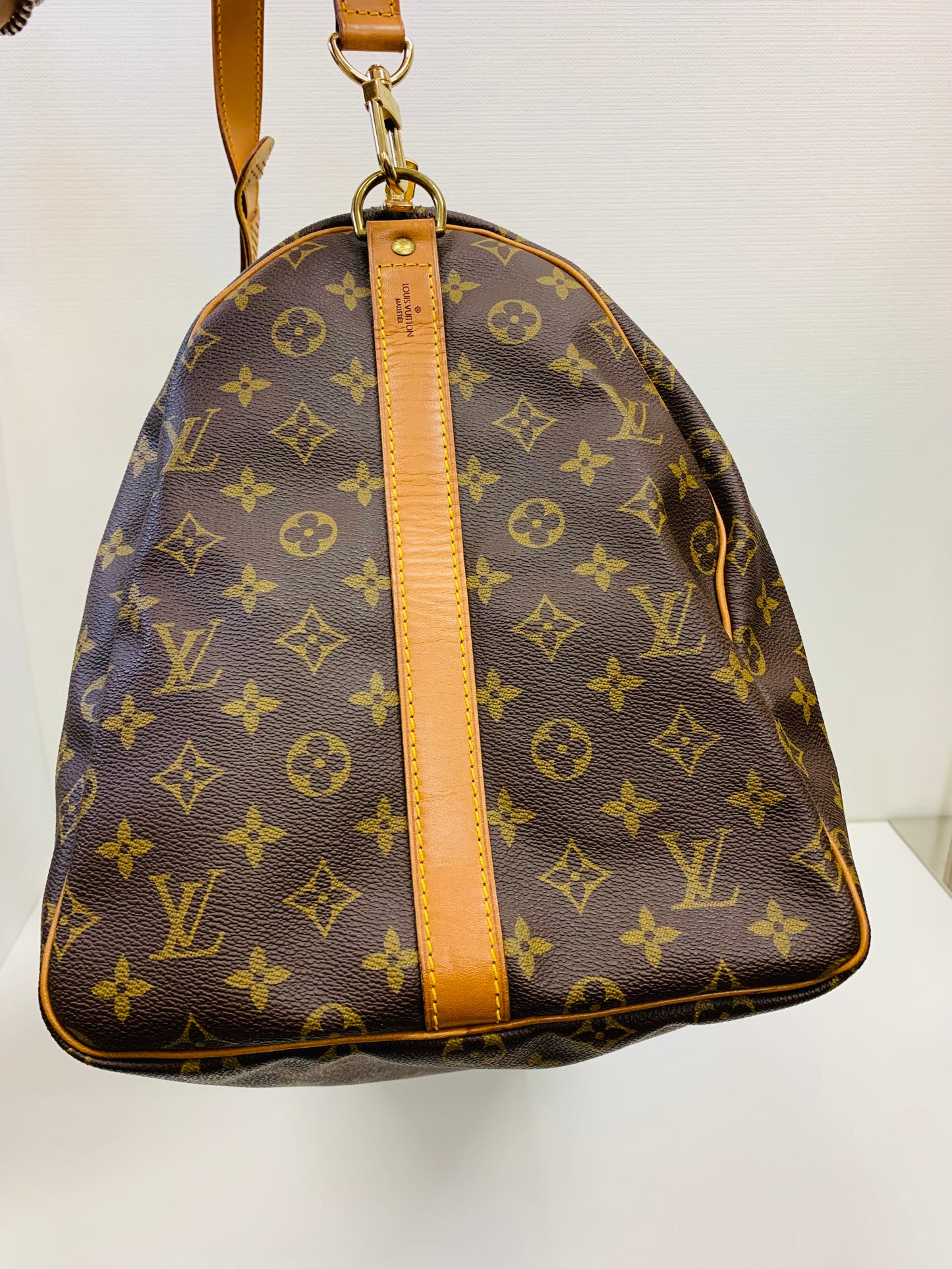 USED LOUIS VUITTON KEEPAL 55 BANDOULIERE