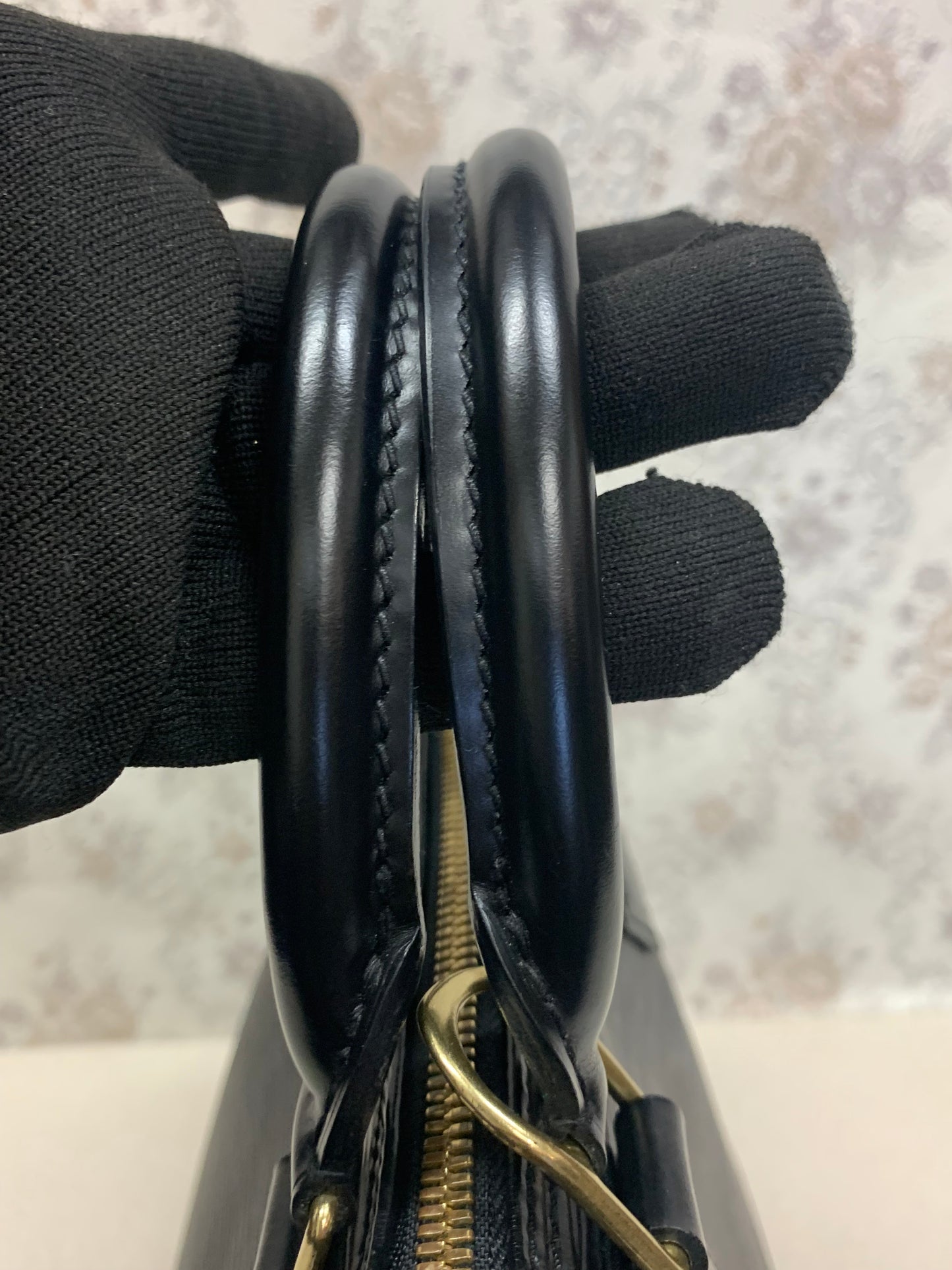 Louis Vuitton  Alma PM Epi Noir