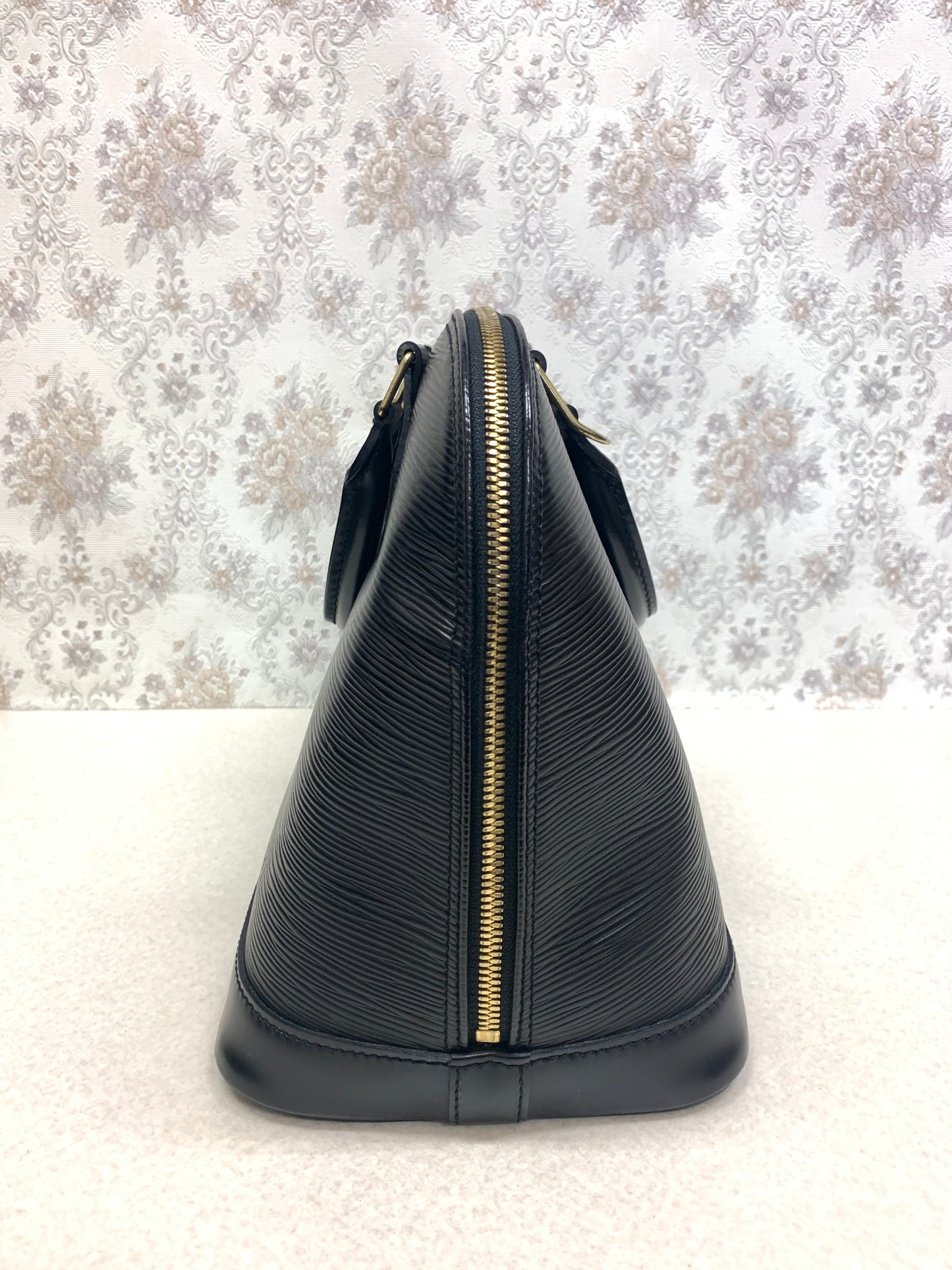 Louis Vuitton  Alma PM Epi Noir