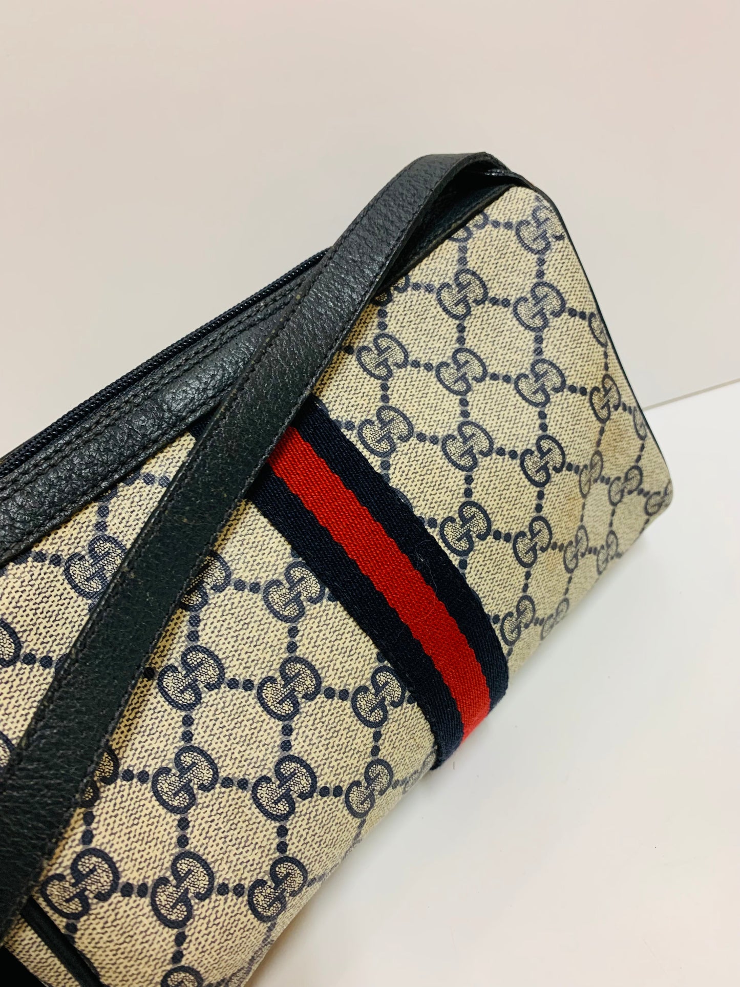 GUCCI GG Supreme Sherry Line Shoulder Bag