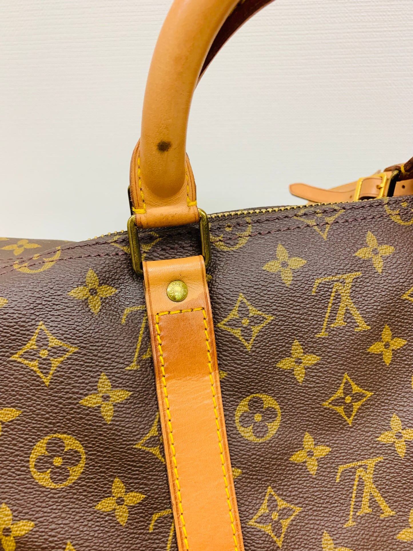 USED LOUIS VUITTON KEEPAL 55 BANDOULIERE