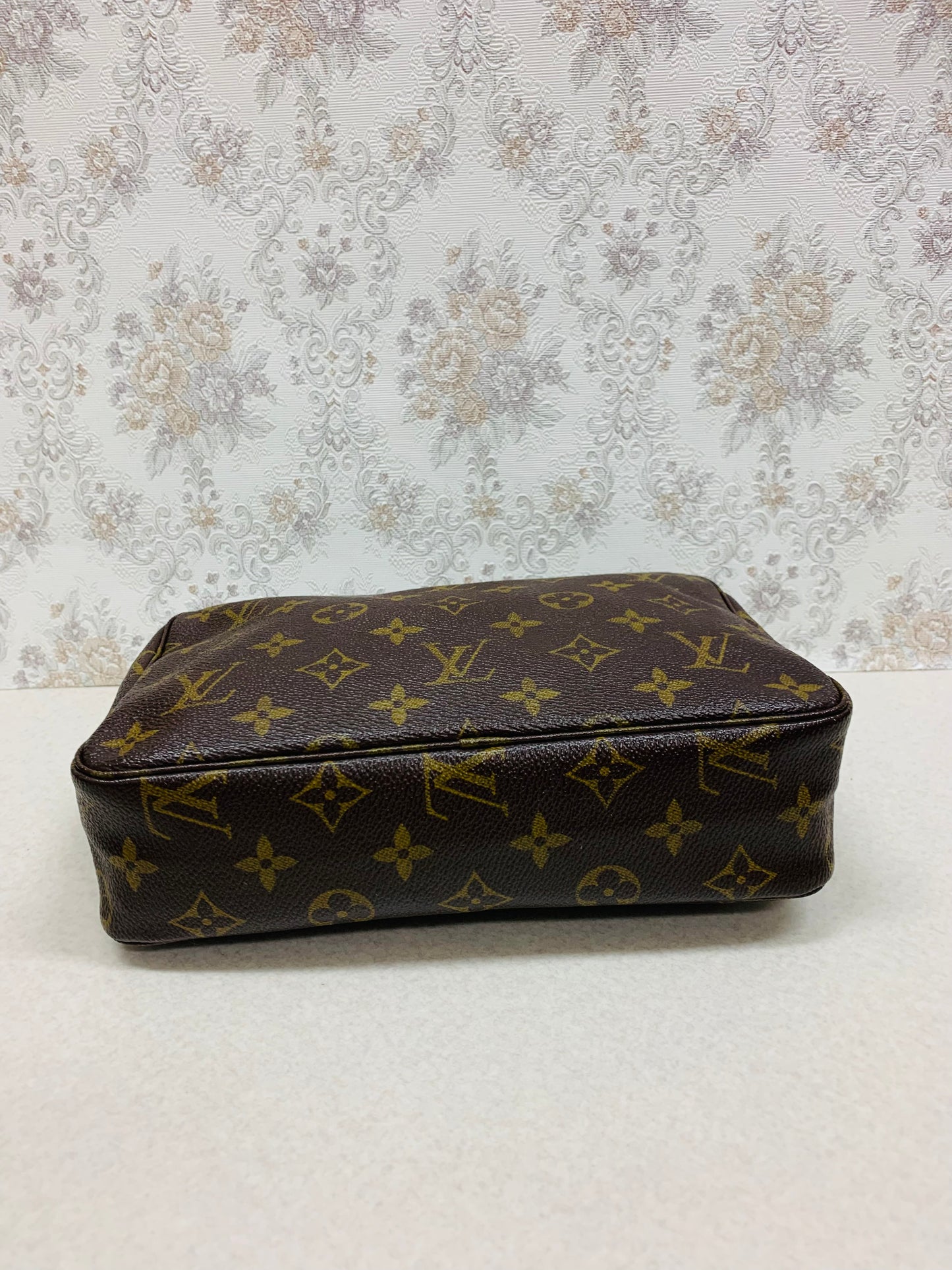 Louis Vuitton Monogram Trousse Toilette 23