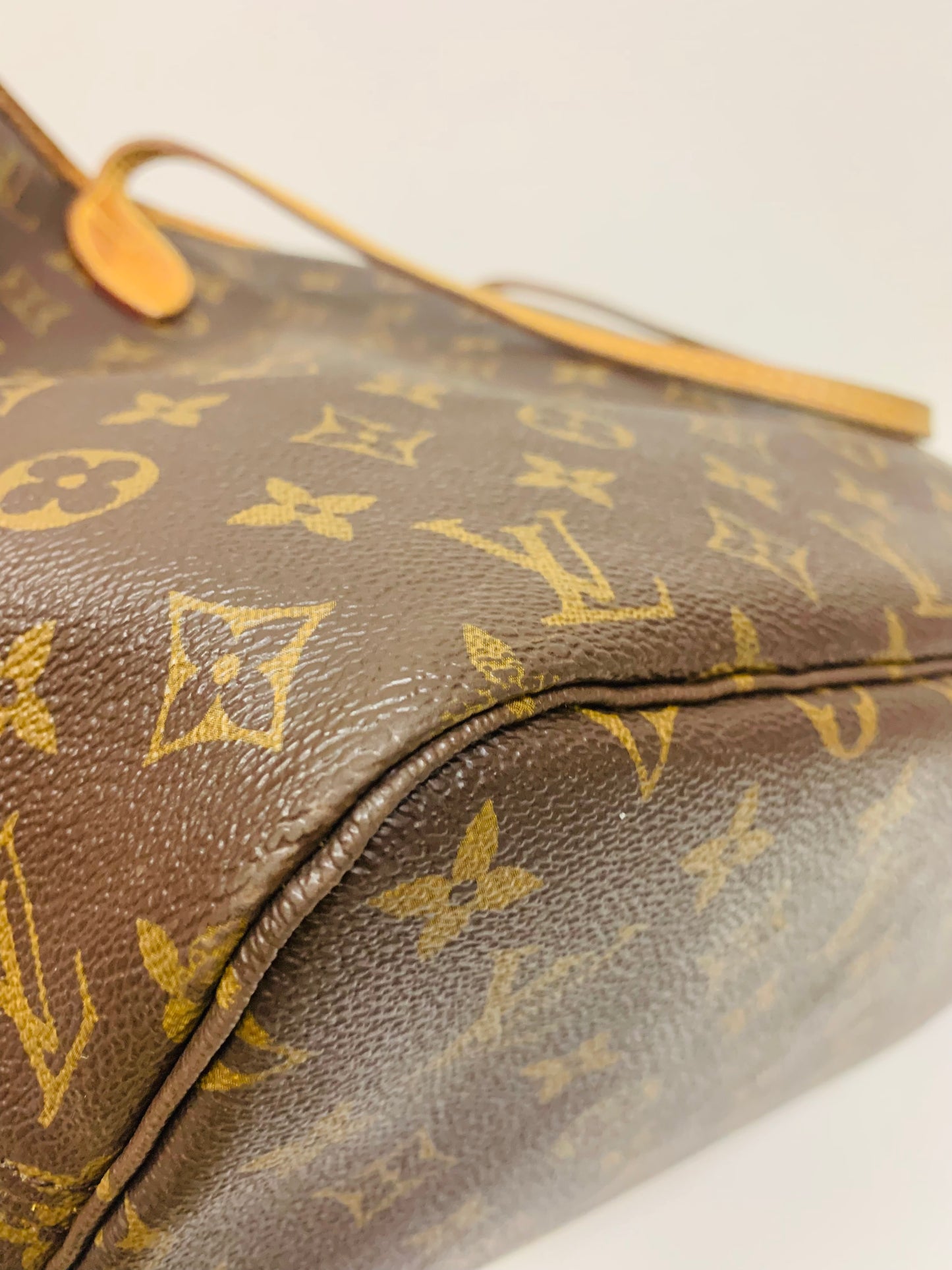 Used Louis Vuitton Limited Edition Neverful MM Mimosa with pouch