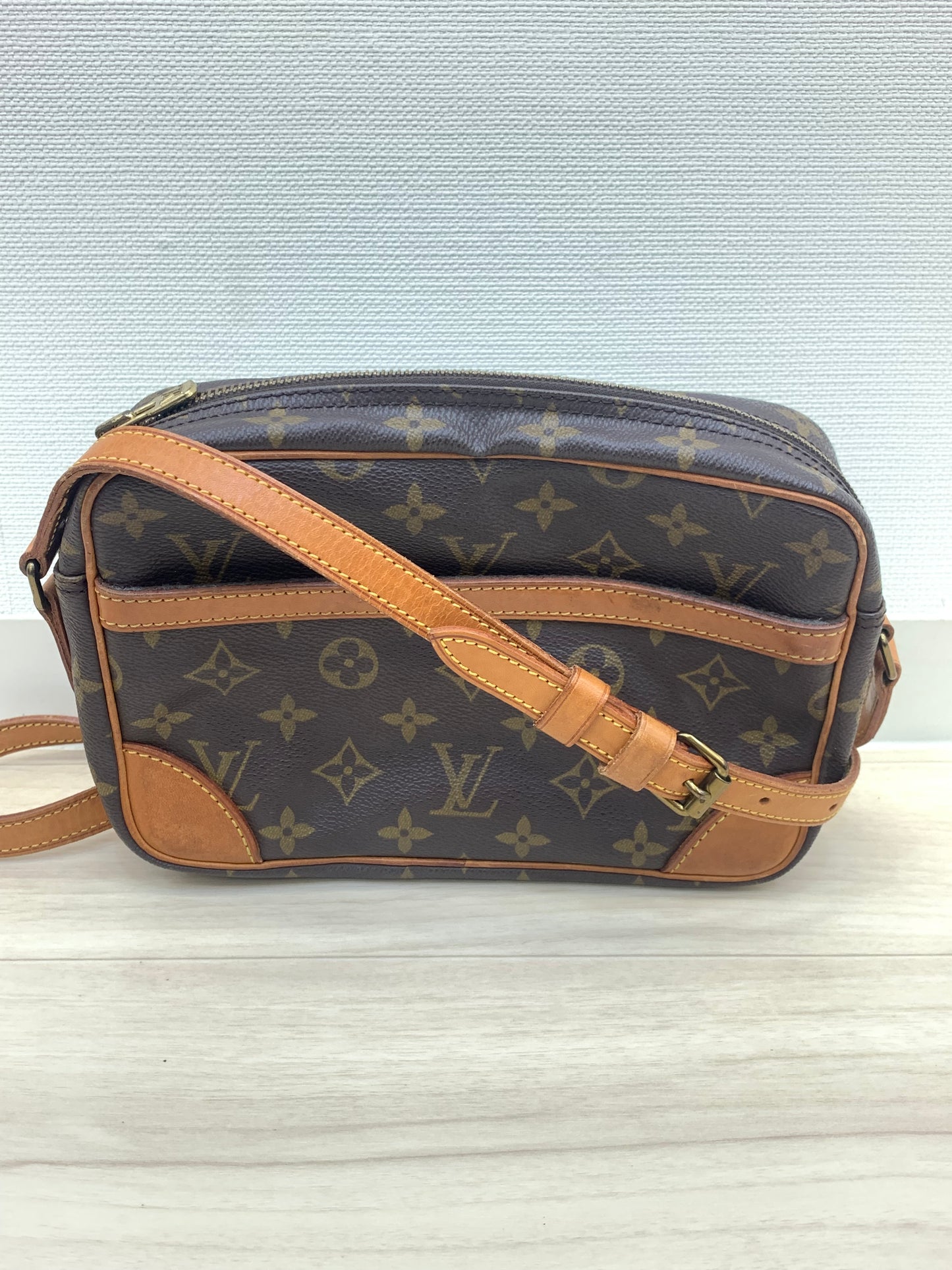Louis Vuitton Monogram Trocadero 23