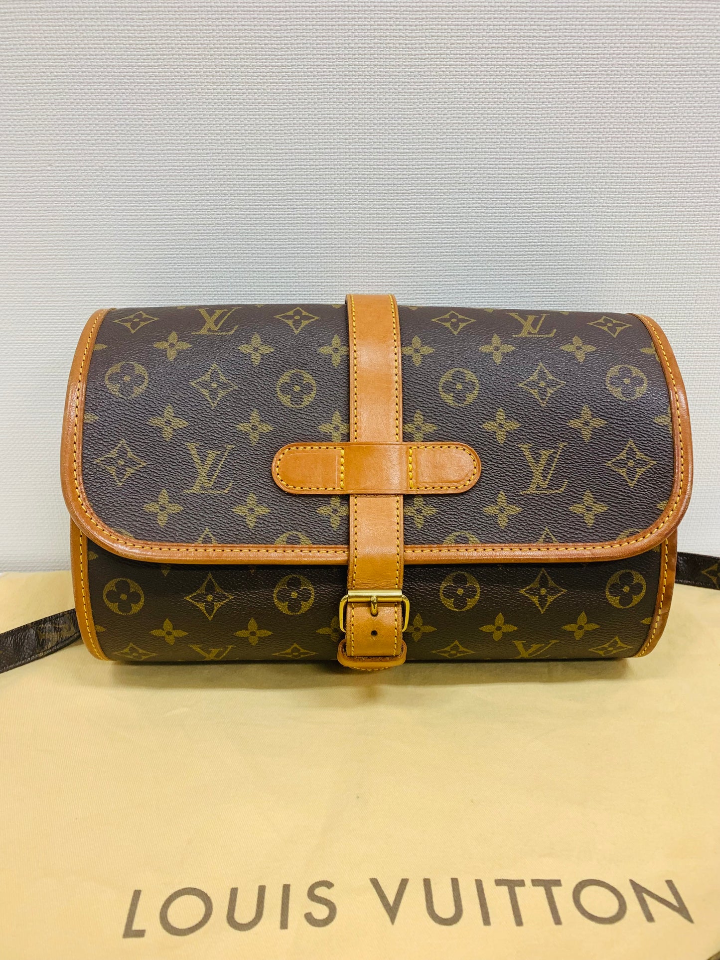 USED LOUIS VUITTON MARNE