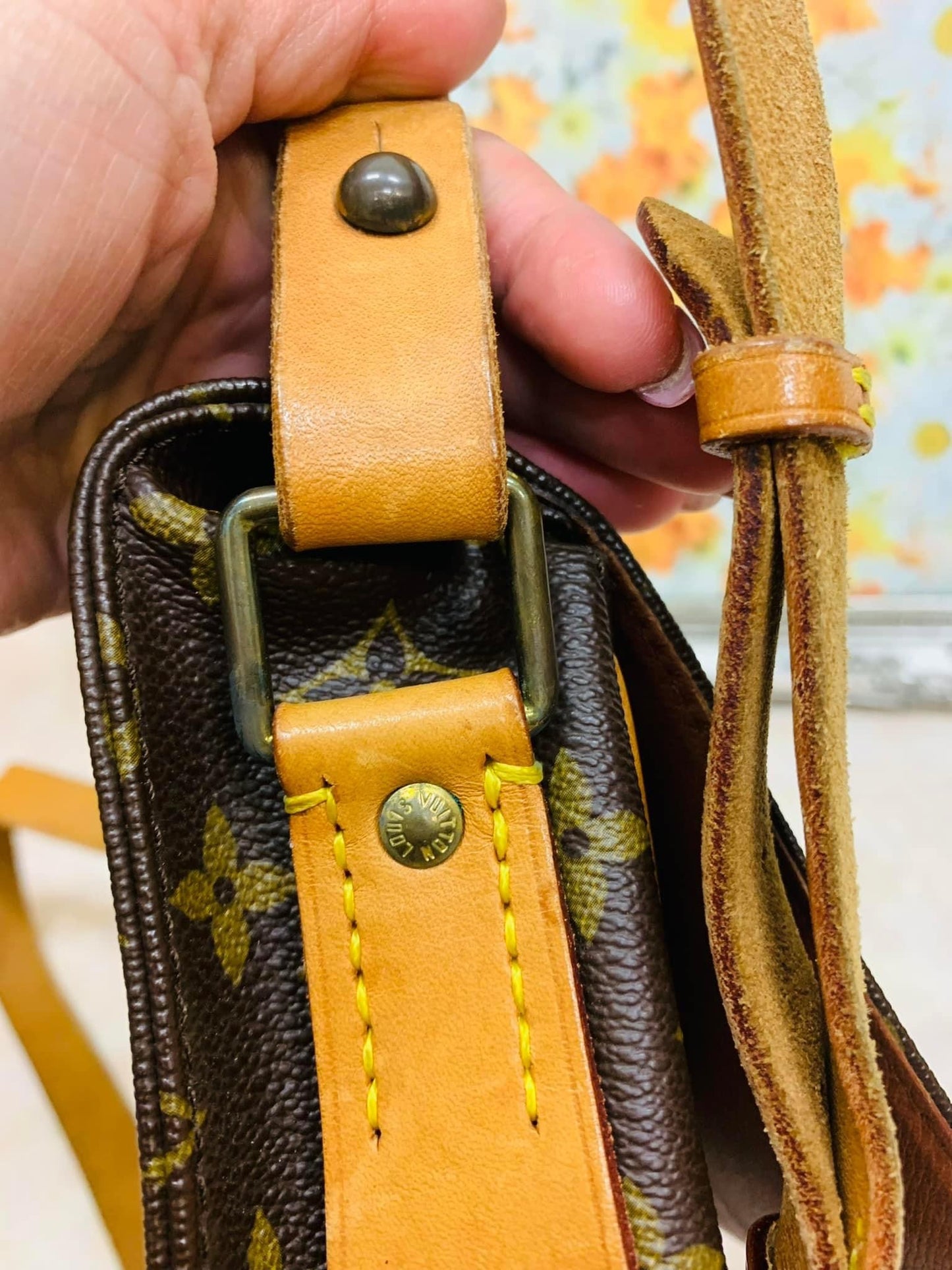 LOUIS VUITTON CARTOUCHIERE MM