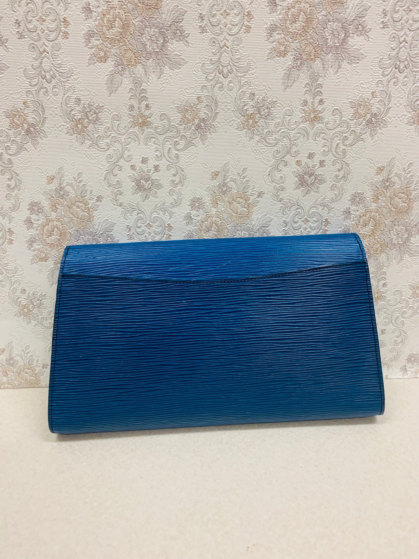 Louis Vuitton Epi  Art Deco clutch Blue