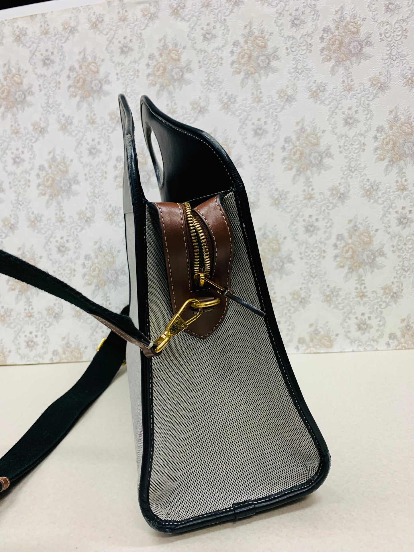 Burberry Canvas Horseferry Medium Pocket Tote Black