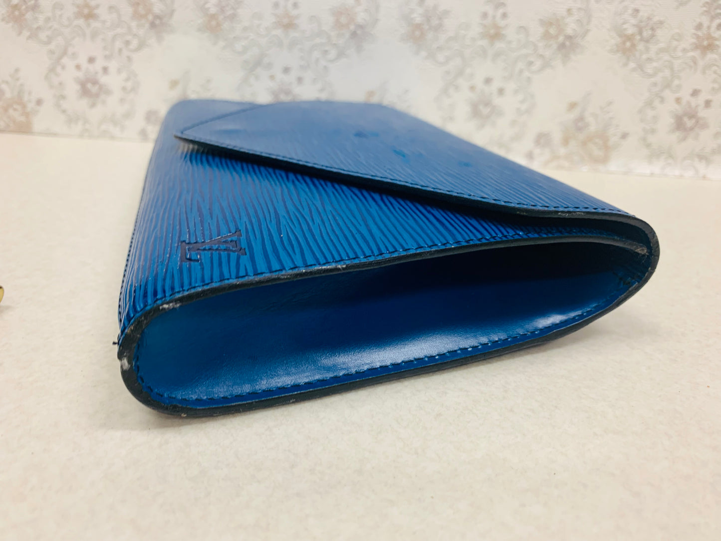 Louis Vuitton Epi  Art Deco clutch Blue