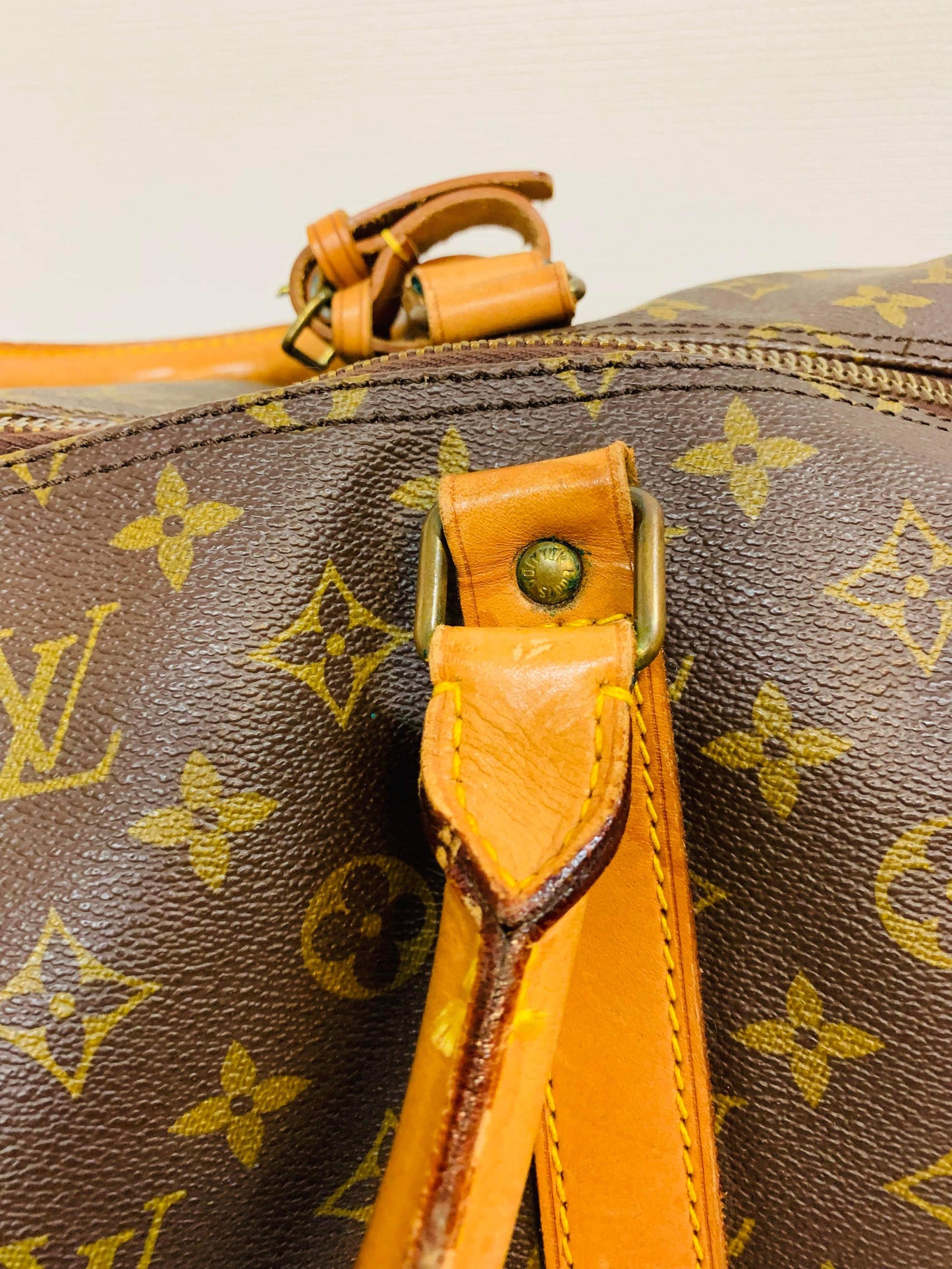 USED LOUIS VUITTON KEEPAL BANDOULIERE 60