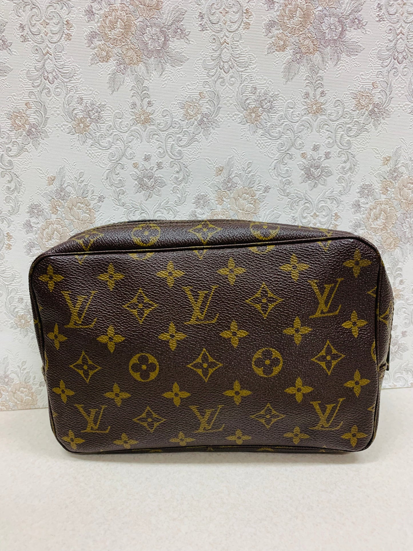 Louis Vuitton Monogram Trousse Toilette 23