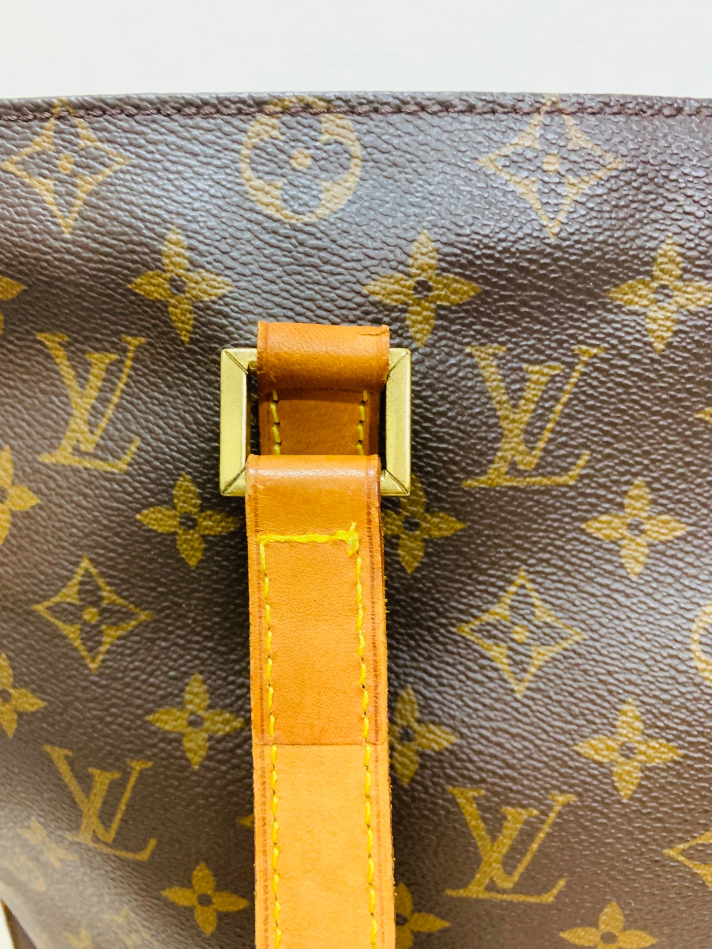 LOUIS VUITTON Cabas Mezzo Tote bag