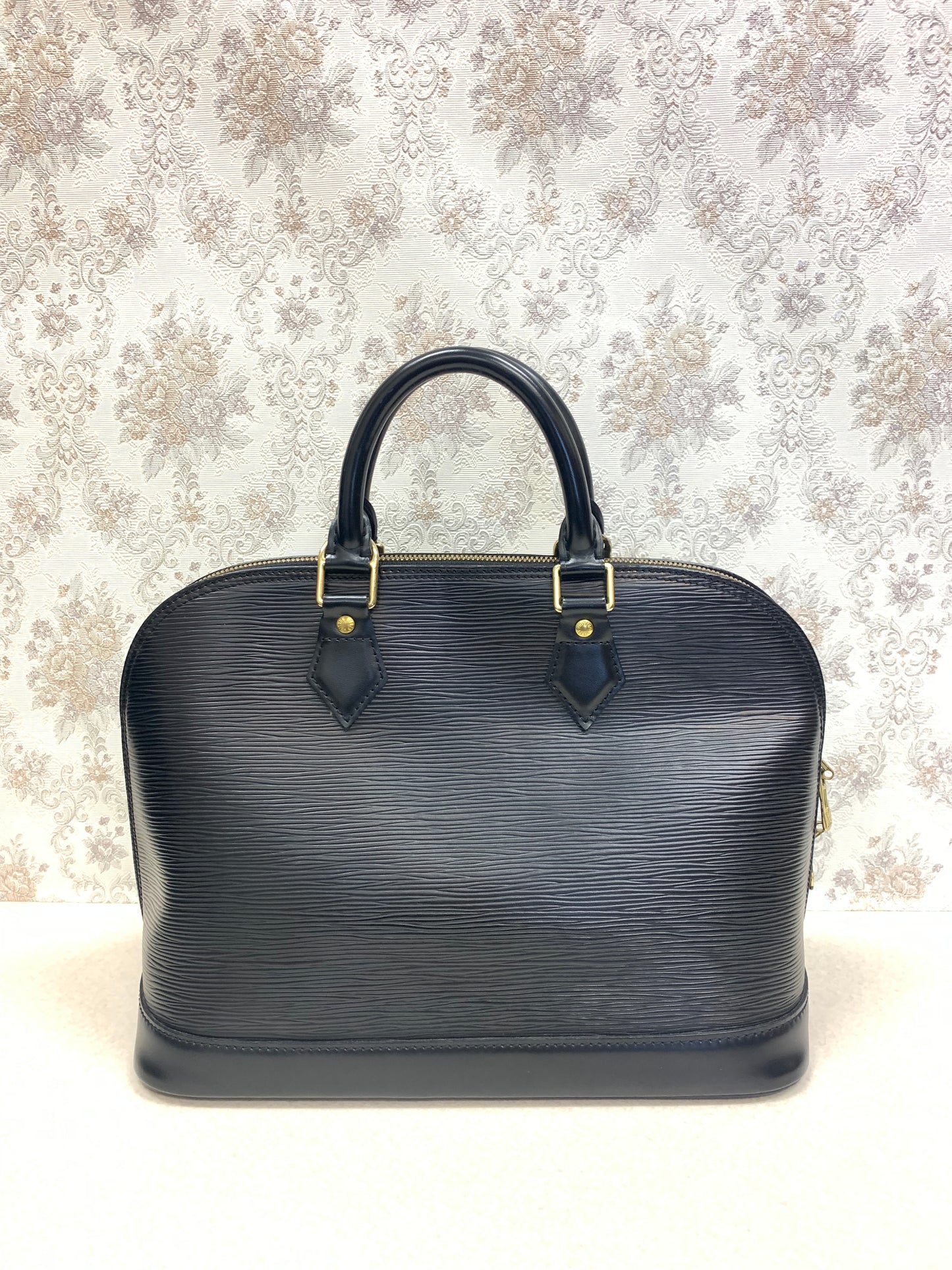 Louis Vuitton  Alma PM Epi Noir