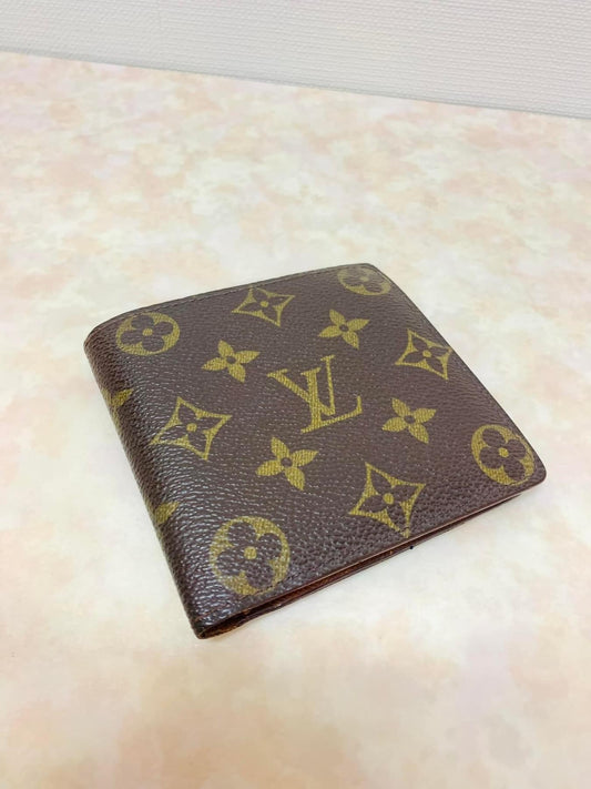 LOUIS VUITTON  Bi-fold mens wallet