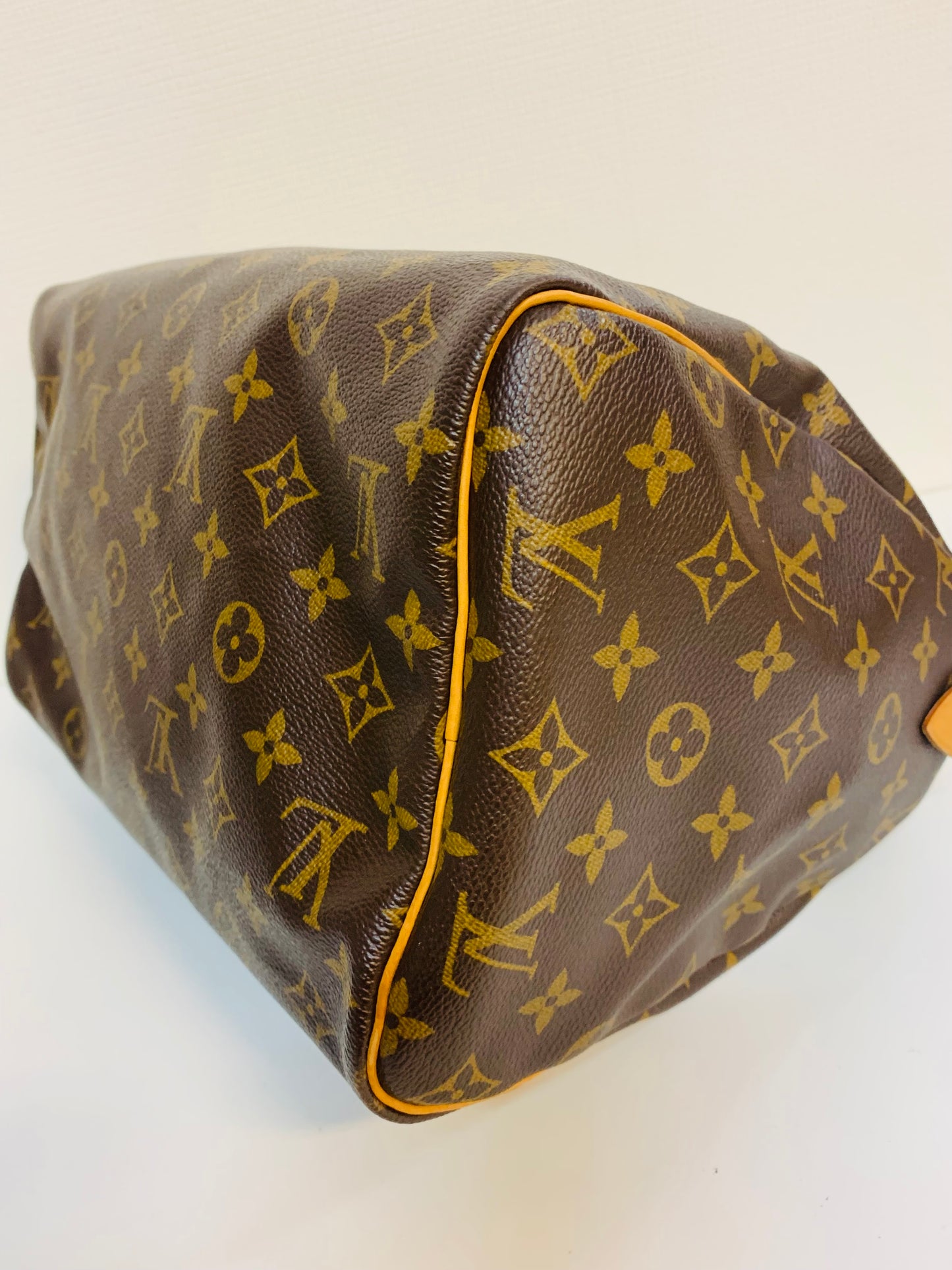 LOUIS VUITTON SPEEDY30