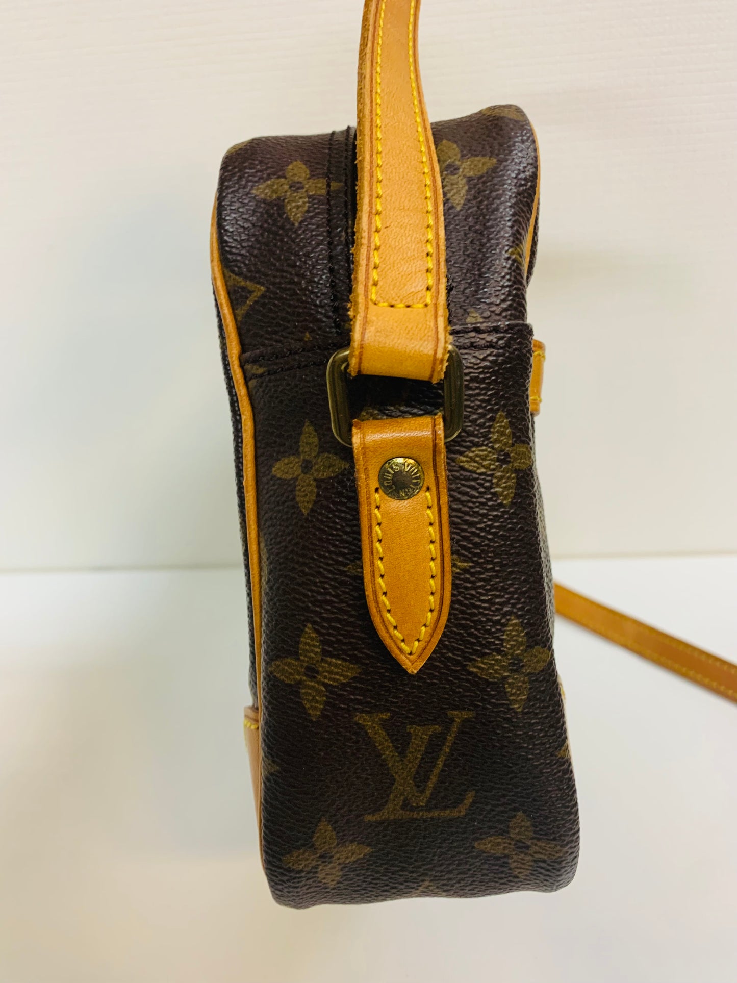 USED LOUIS VUITTON TROCADERO 27