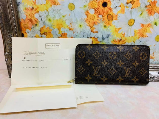 LOUIS VUITTON Zippy Compact wallet old model